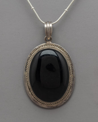 Onyx Oval Locket