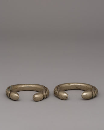 White Metal Bracelet Set