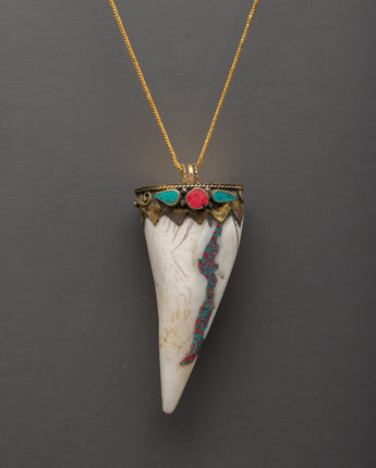 handcrafted-conch-shell-locket