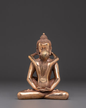 Samantha Bhadra with consort statue