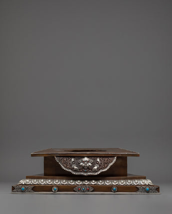 17603TGFThrone