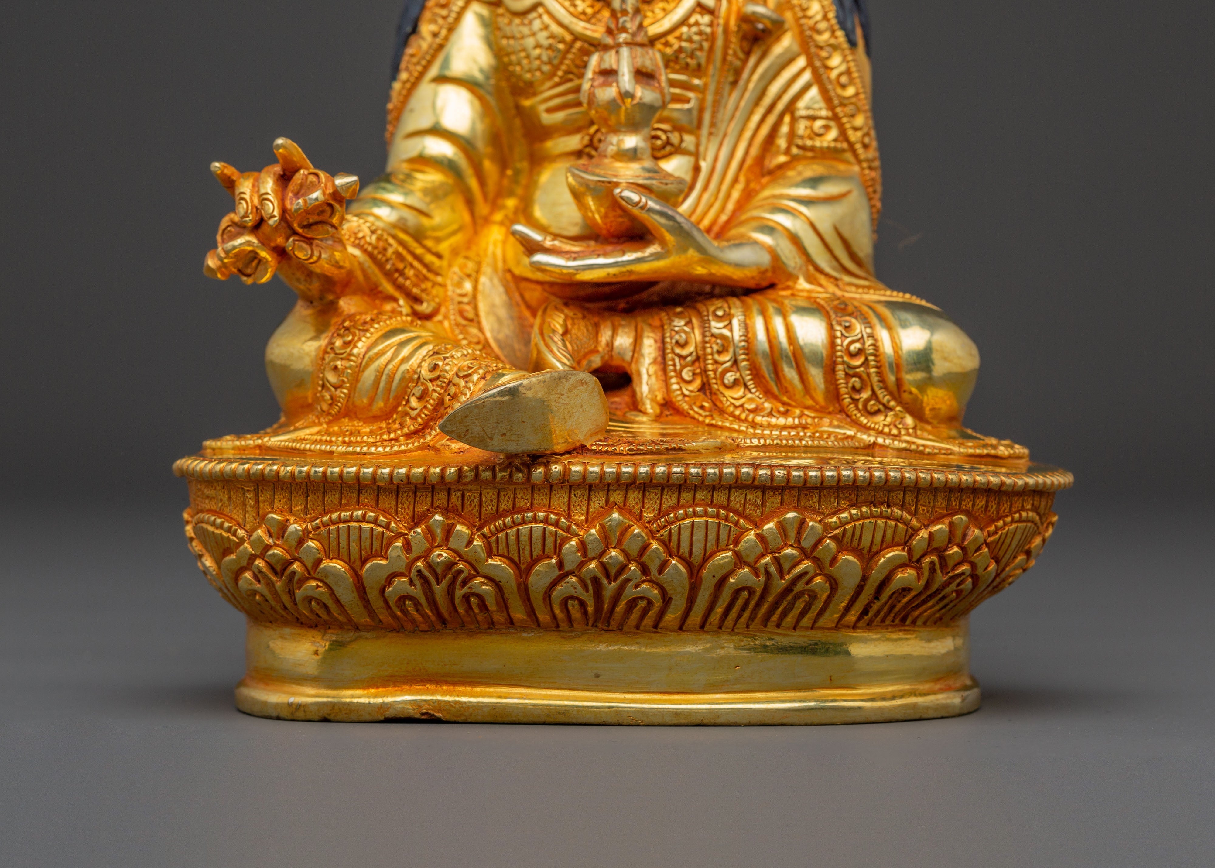 Golden Guru Rinpoche Spiritual Statue – Handcrafted Perfection