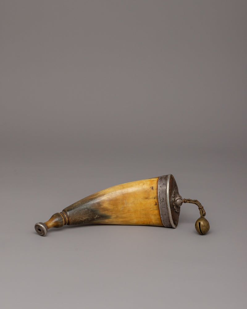 Powder Horn Snuff Bottle | Handcrafted Design for Storage