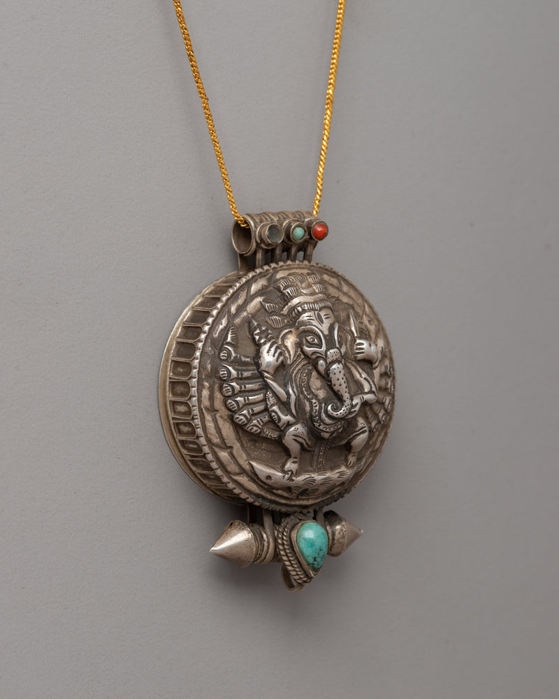 Silver Ganesh Ghau Box Locket | Symbol of Prosperity and Spiritual Strength