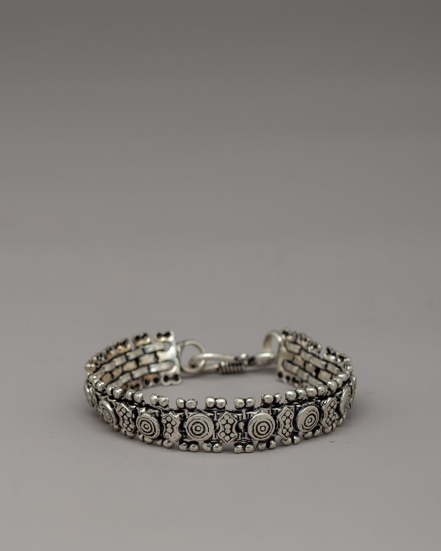 19.5 cm White Metal Bracelet | Handcrafted Himalayan Jewelry