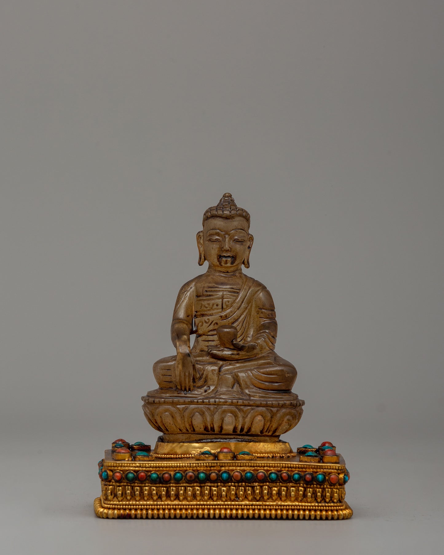 Shakyamuni Buddha Altar Decor | A Sacred Symbol of Enlightenment