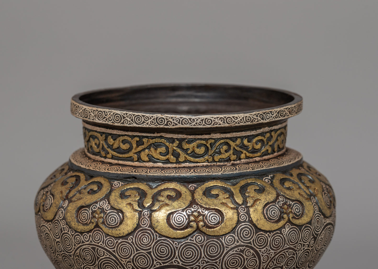 Traditionally Crafted Rice Pot | A Sacred Ritual Vessel