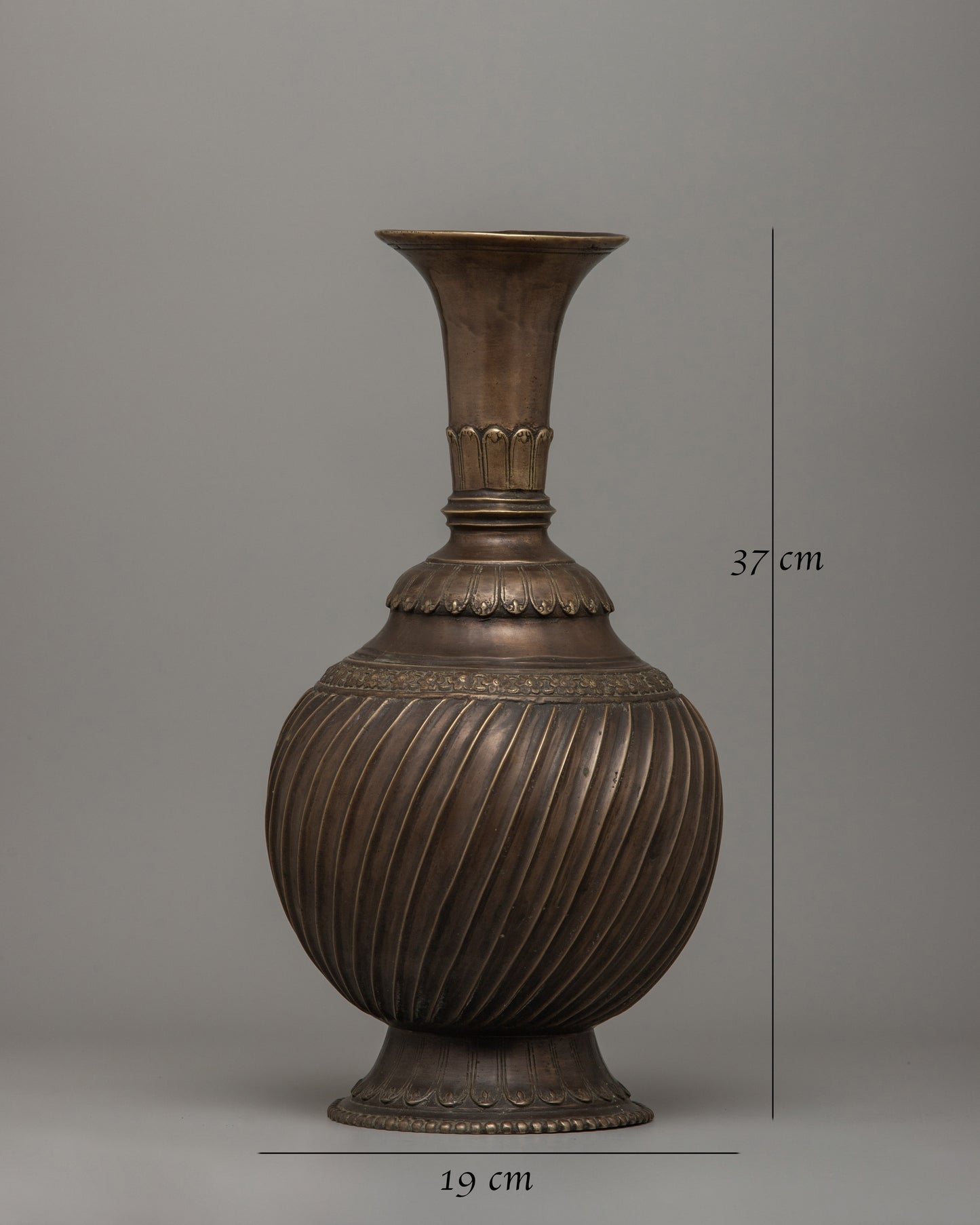 Handcrafted Home Decorative Flower Vase | Timeless Bronze Masterpiece