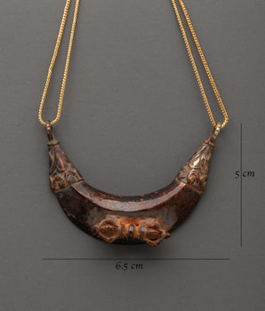 Sacred Tibetan Locket with Vajra | Traditional Buddhist Protection Locket