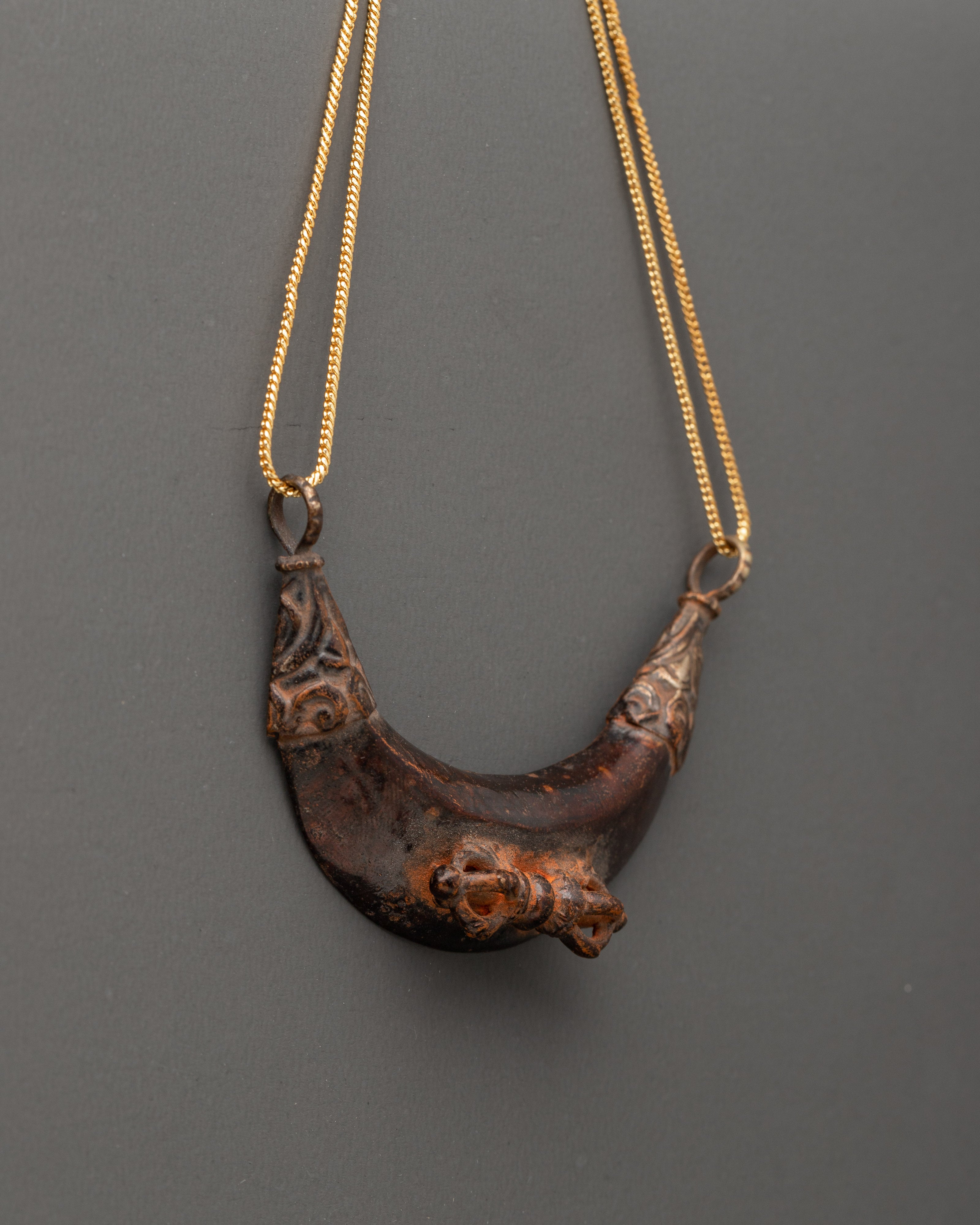 Sacred Tibetan Locket with Vajra | Traditional Buddhist Protection Locket