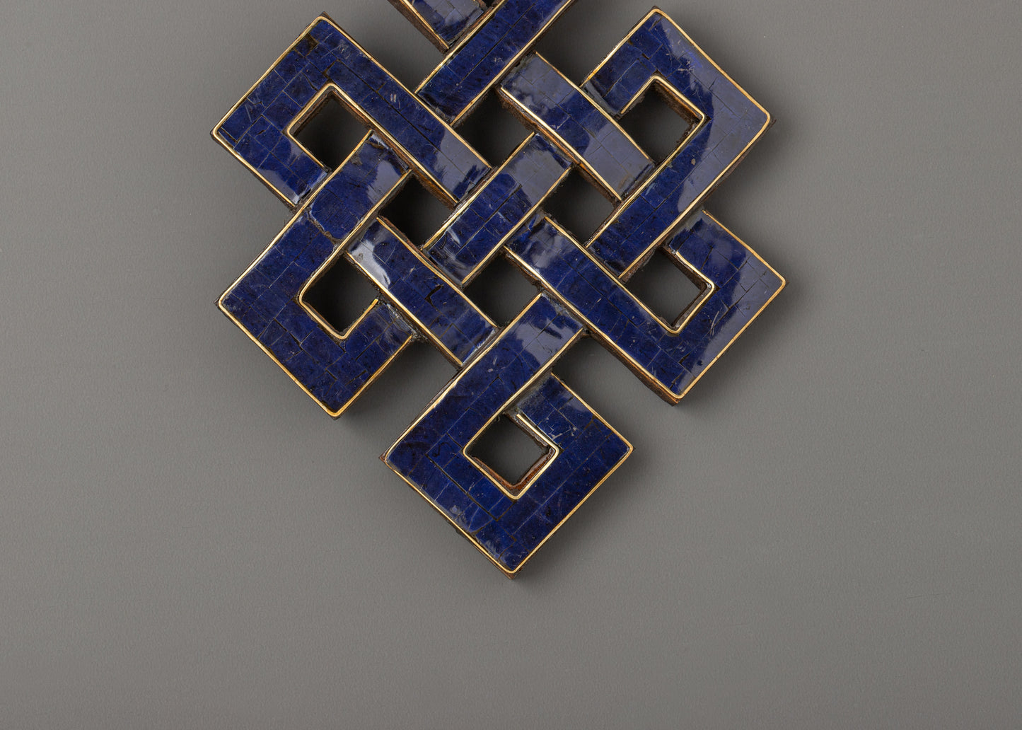 Wooden Endless Knot With Lapis Lazuli | Infuse Your Space with Balance and Harmony