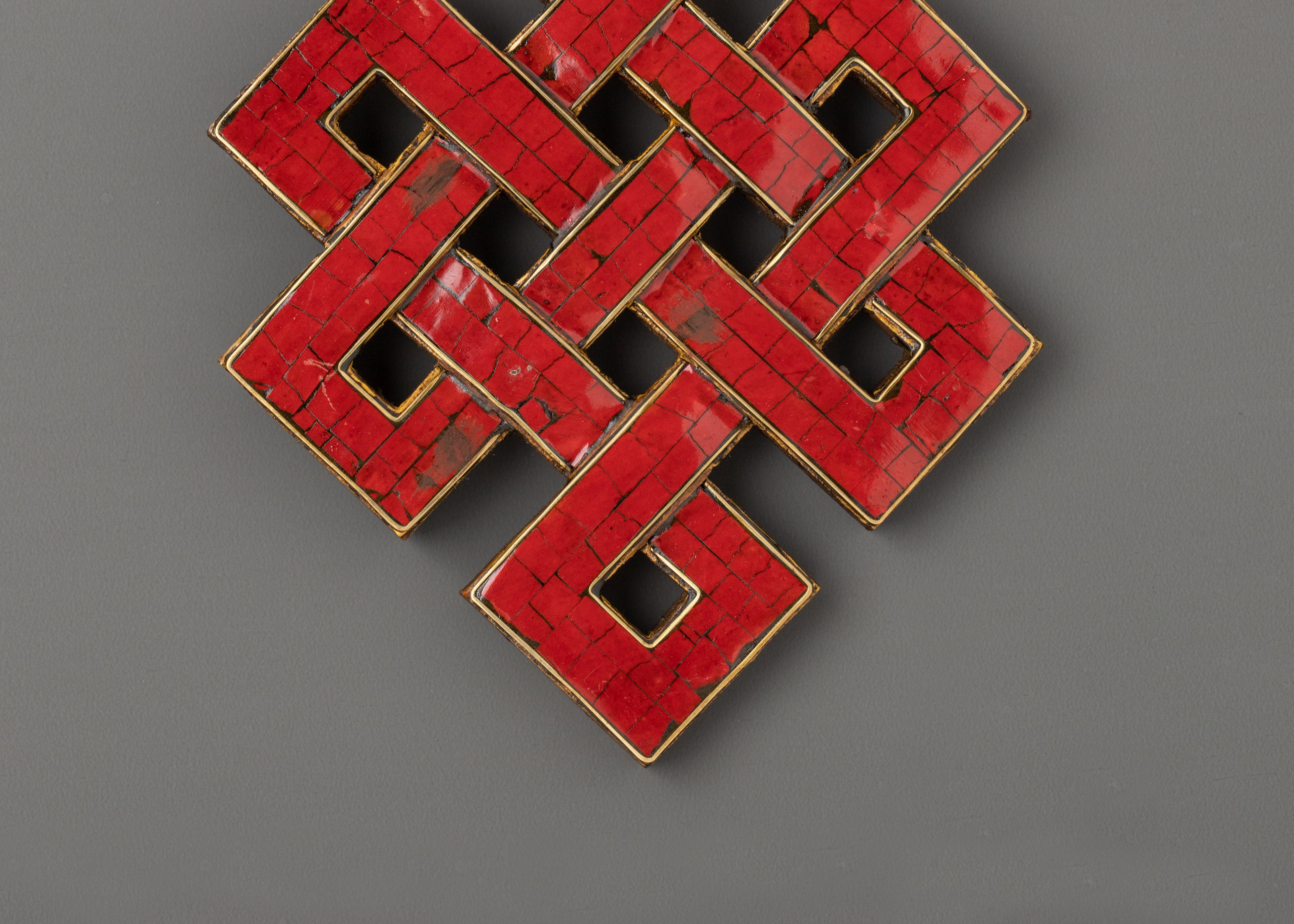 Coral Endless Knot Wall Art | Handcrafted Wooden Art for a Peaceful and Stylish Living Space