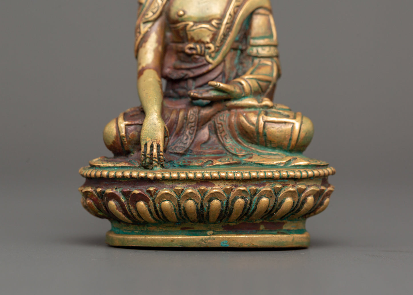 Shakyamuni Buddha Buddhist Decor Statue | Symbol of Spiritual Awakening