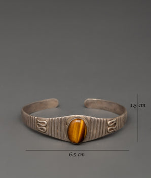 Silver-Plated Cuff Bracelet | Hand Jewelry with Artificial Stone