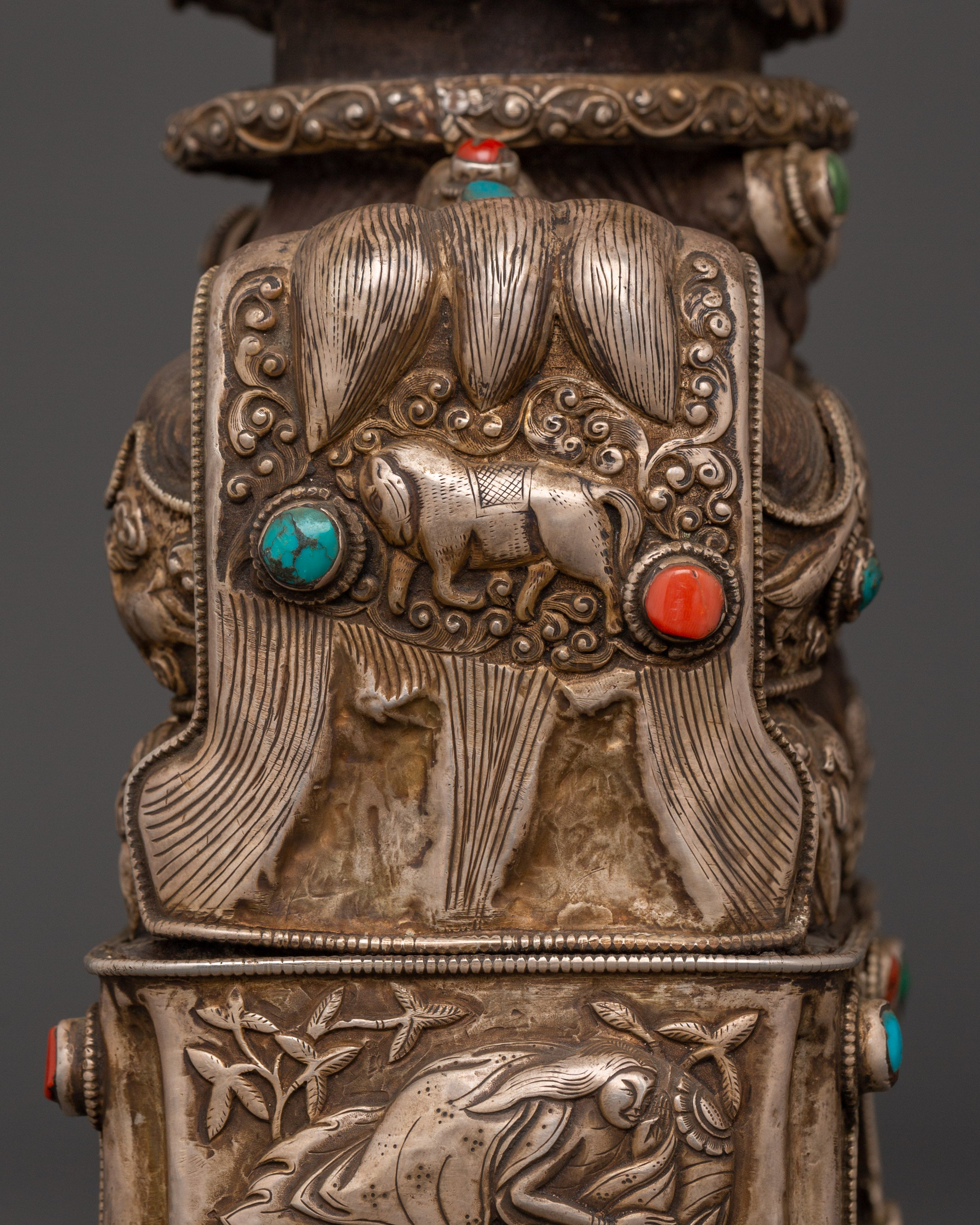 Tibetan Snow Lion Statue Set | Spiritual Decor with Antique Finish