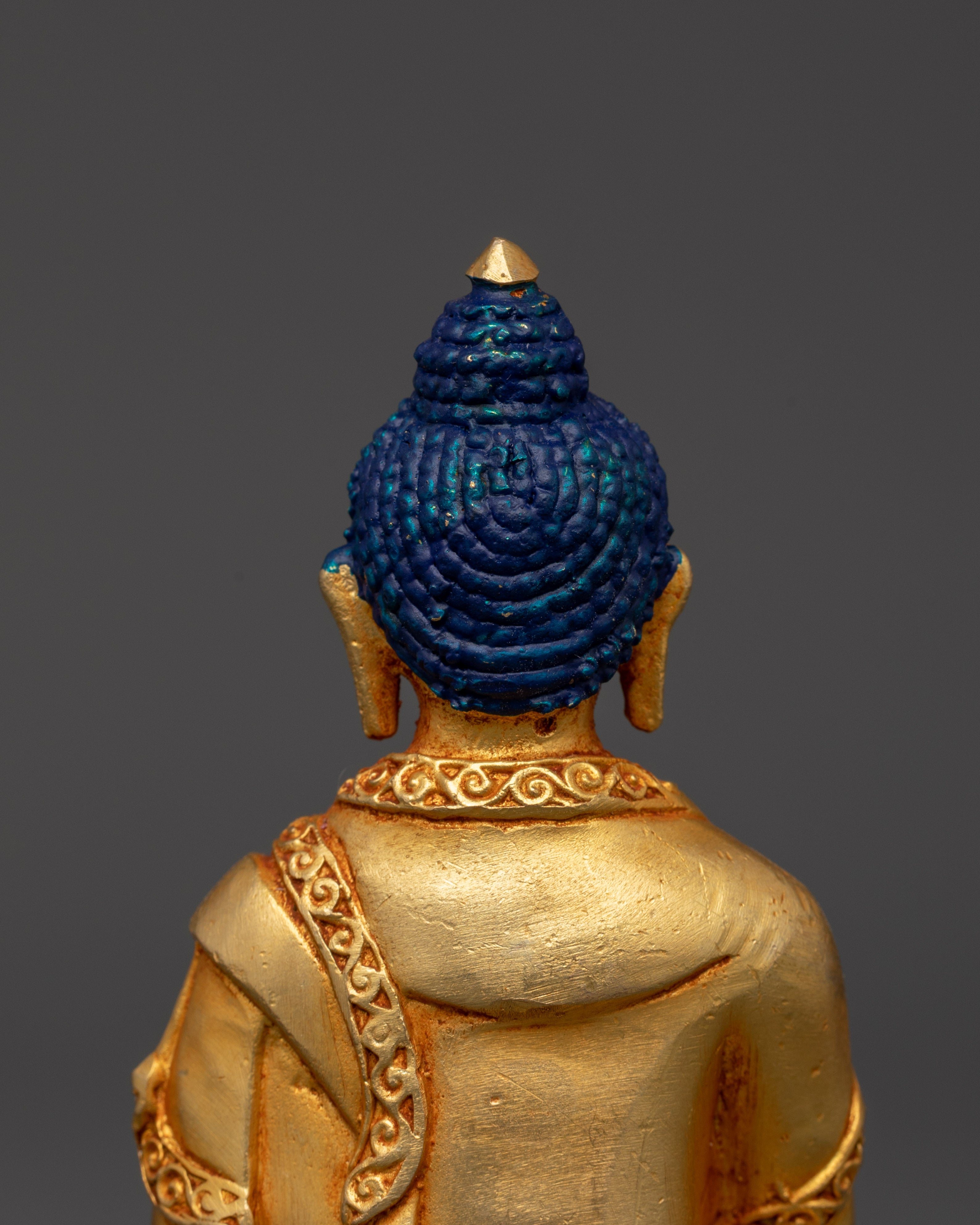 Shakyamuni Buddha Statue in Gold-Plated Copper | Buddhist Altar Decor