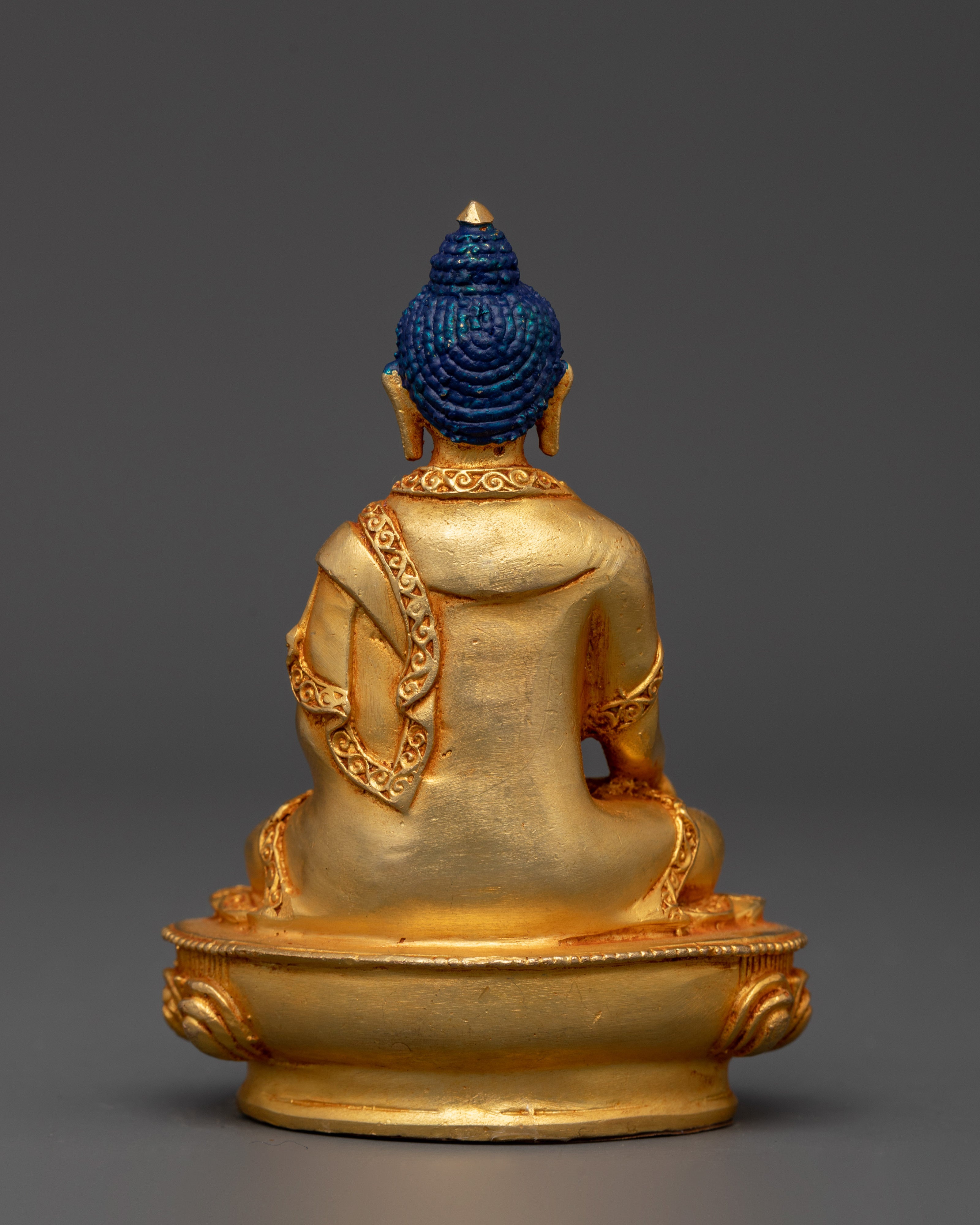 Shakyamuni Buddha Statue in Gold-Plated Copper | Buddhist Altar Decor