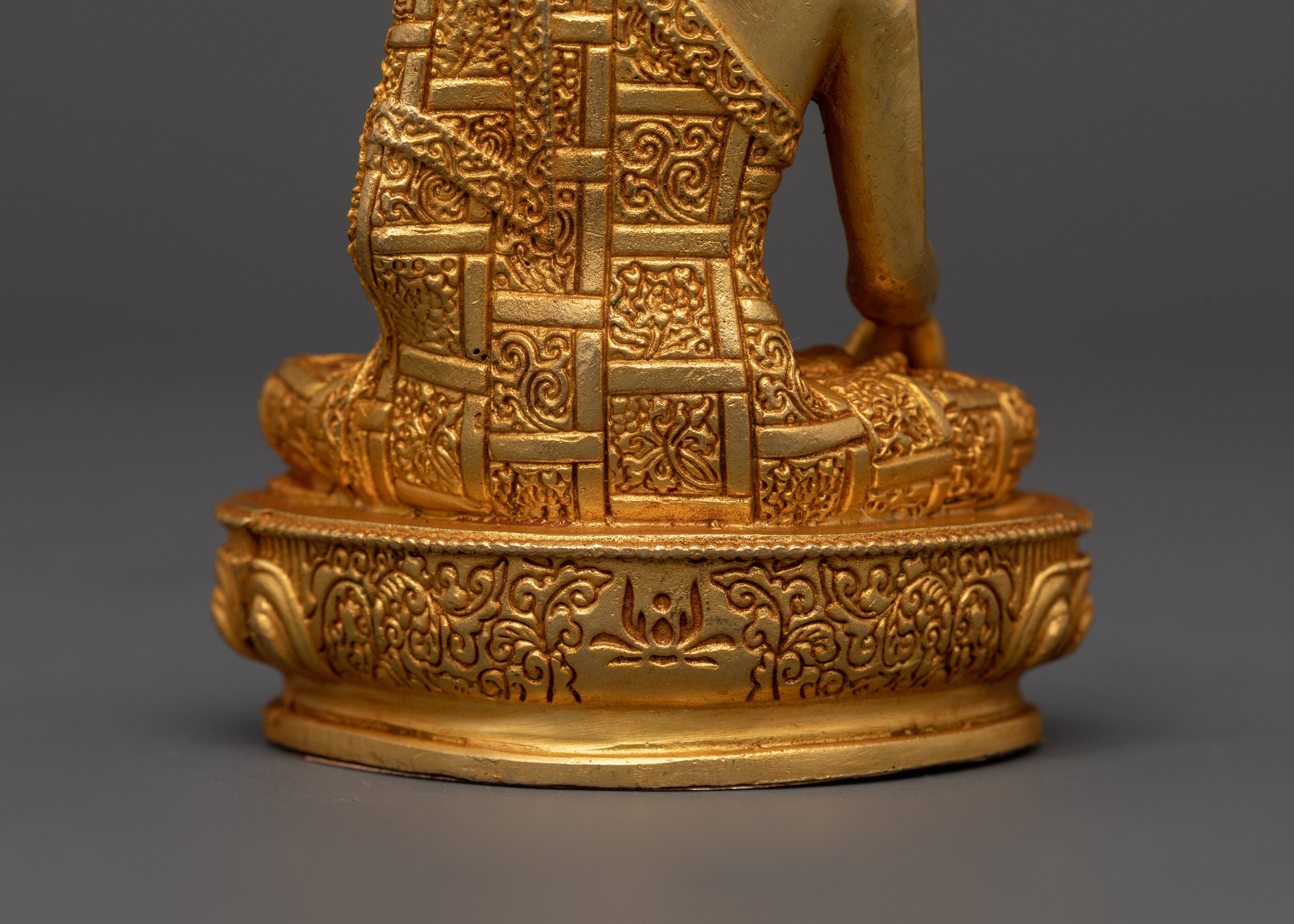 Shakyamuni Buddha Seated on Lotus |  Enlightenment Statue