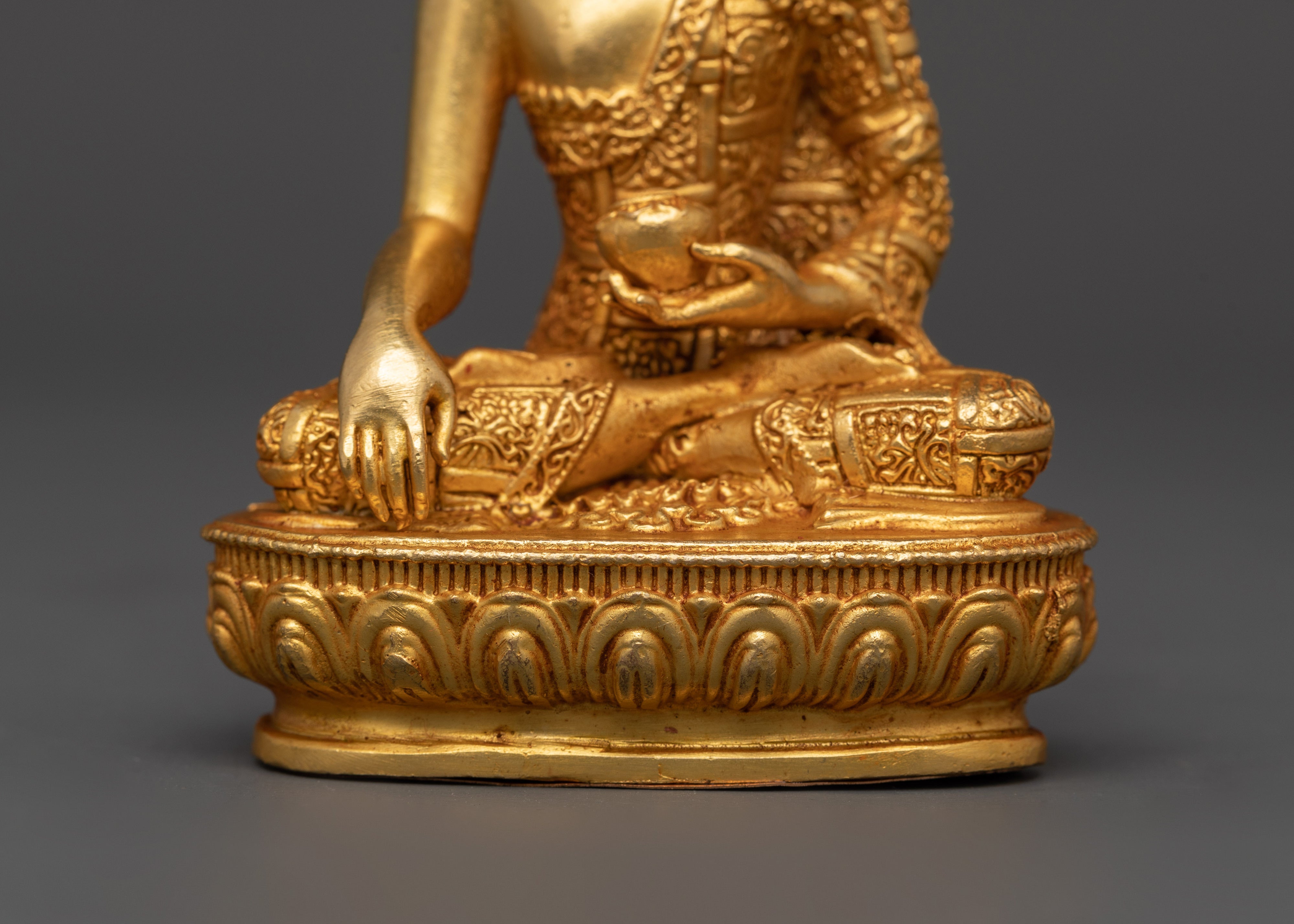 Shakyamuni Buddha Seated on Lotus |  Enlightenment Statue