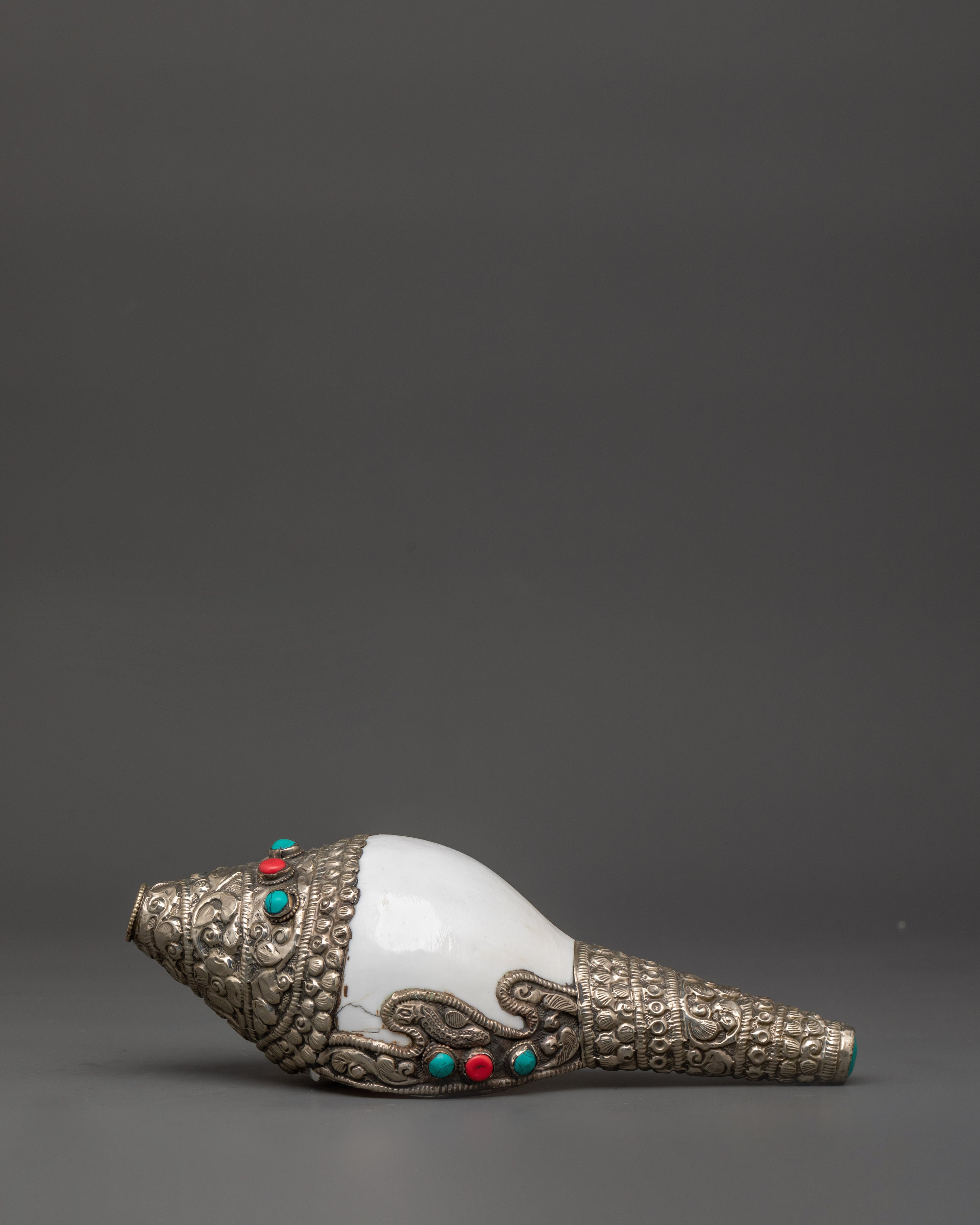 Tibetan Sacred Ritual Item Conch Shell | Handcrafted Shankha for Rituals and Ceremonies