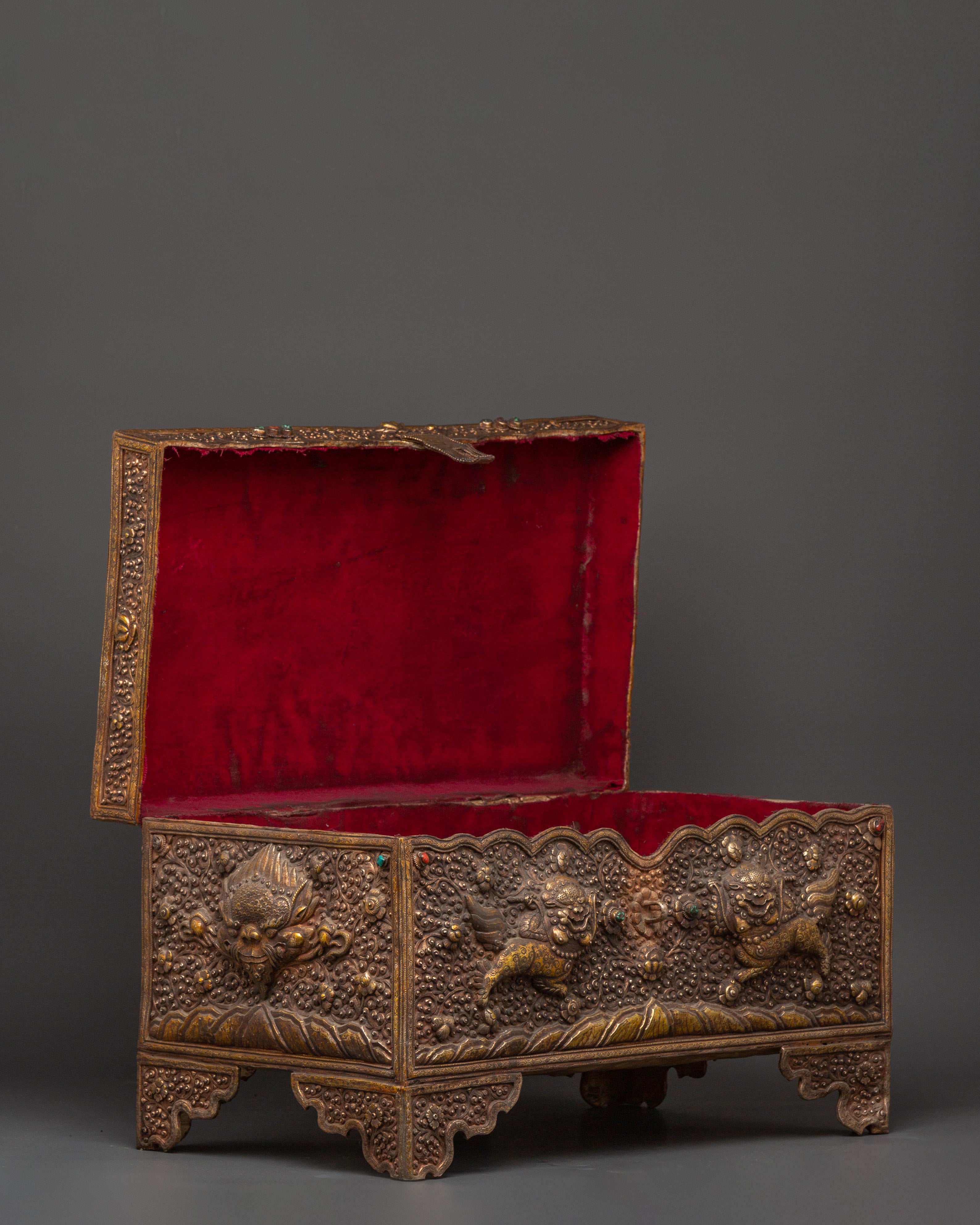 Handcrafted Decorative Storage Box | White Metal Craft with Intricate Motifs