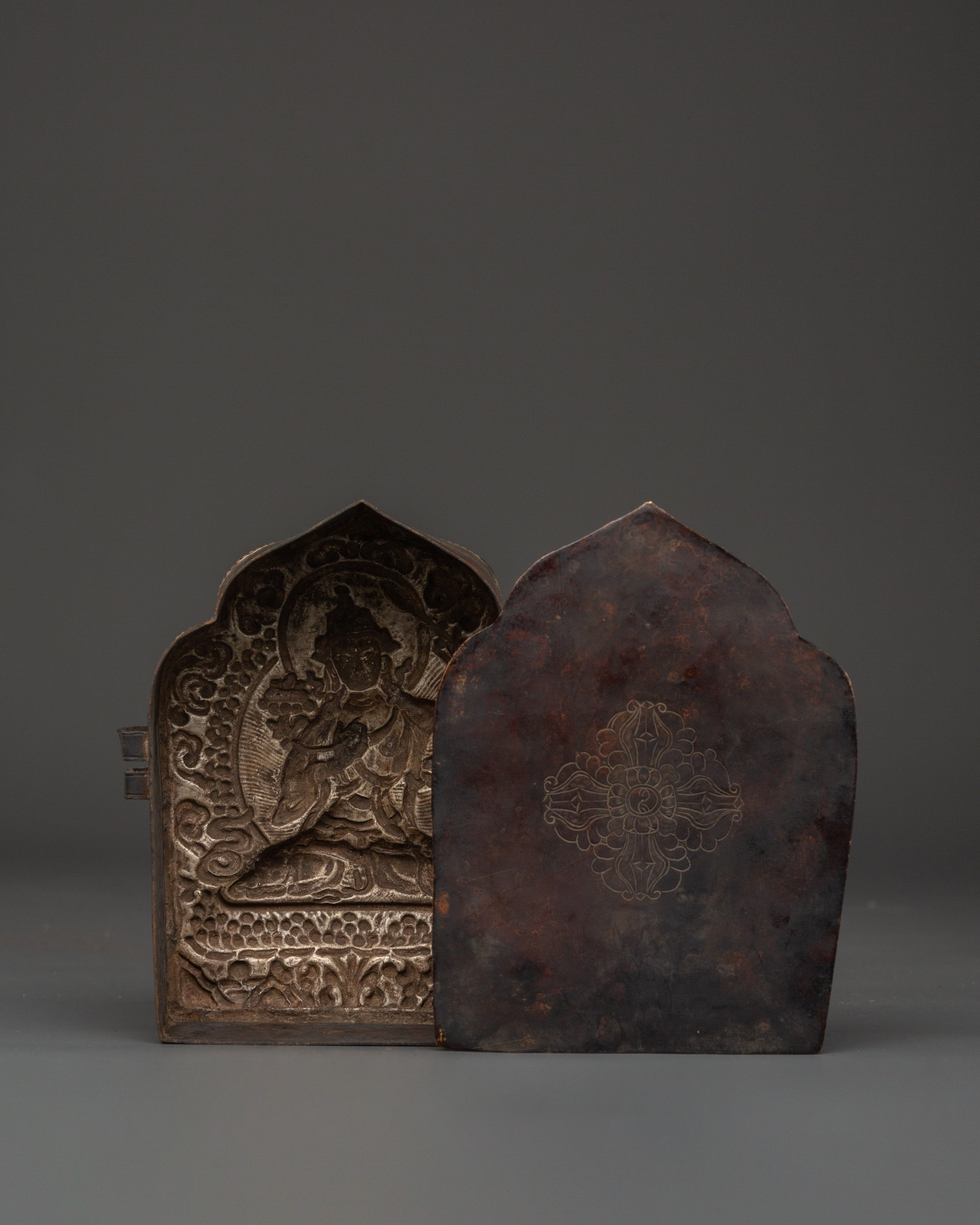 Meditation Ghau Box | Meditation Ghau Box | Handcrafted Tibetan Amulet Box with Copper