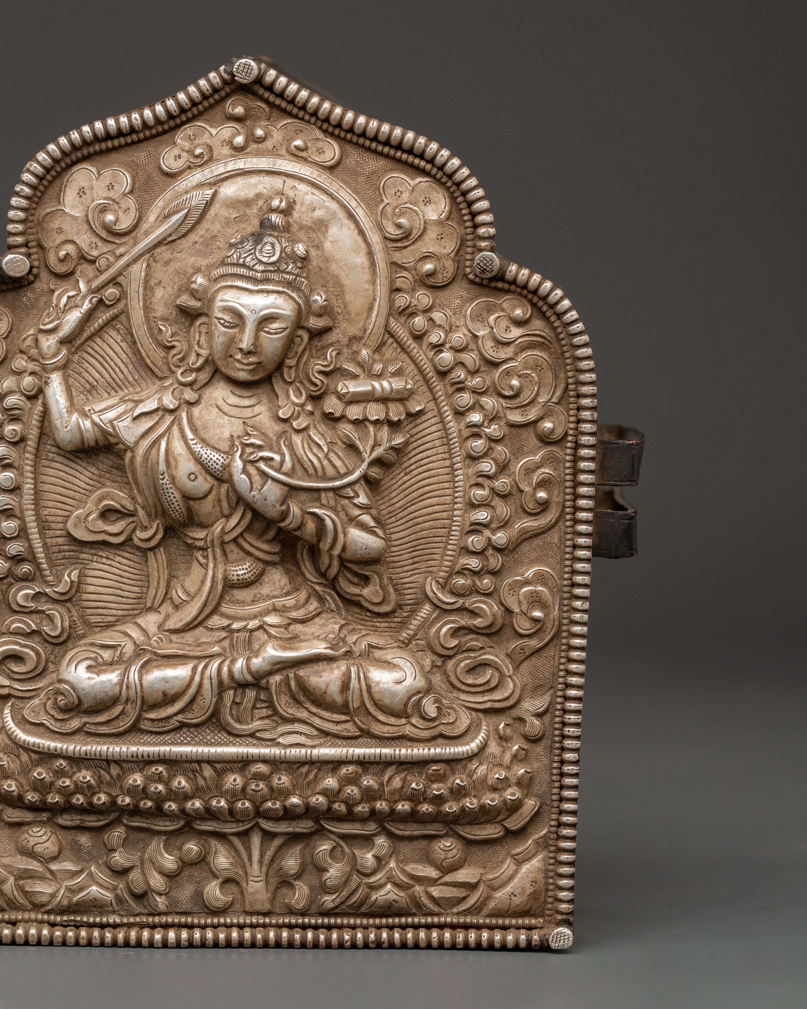 Meditation Ghau Box | Meditation Ghau Box | Handcrafted Tibetan Amulet Box with Copper