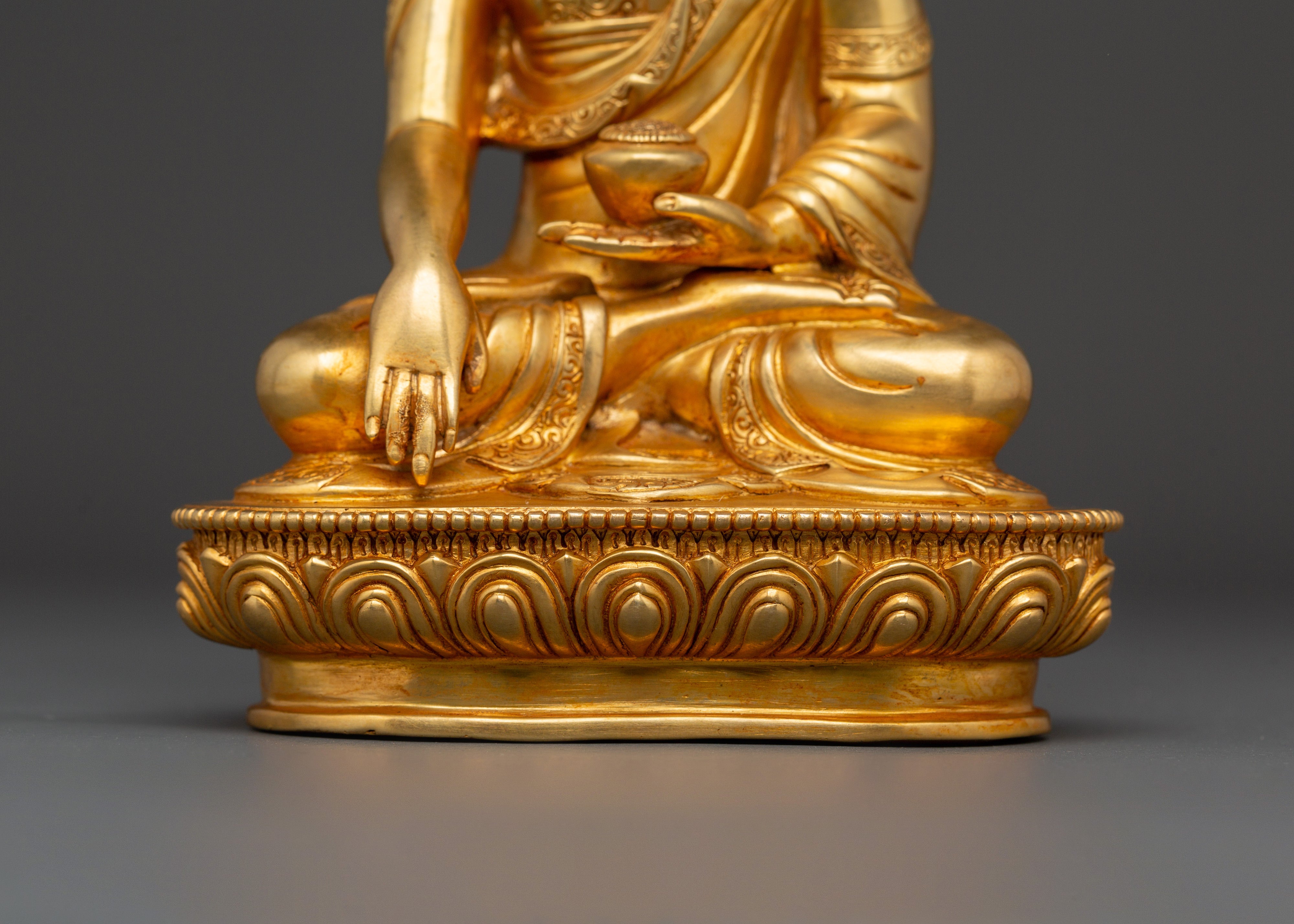 Historical Buddha Shakyamuni Sculpture | Traditional Enlightened Icon