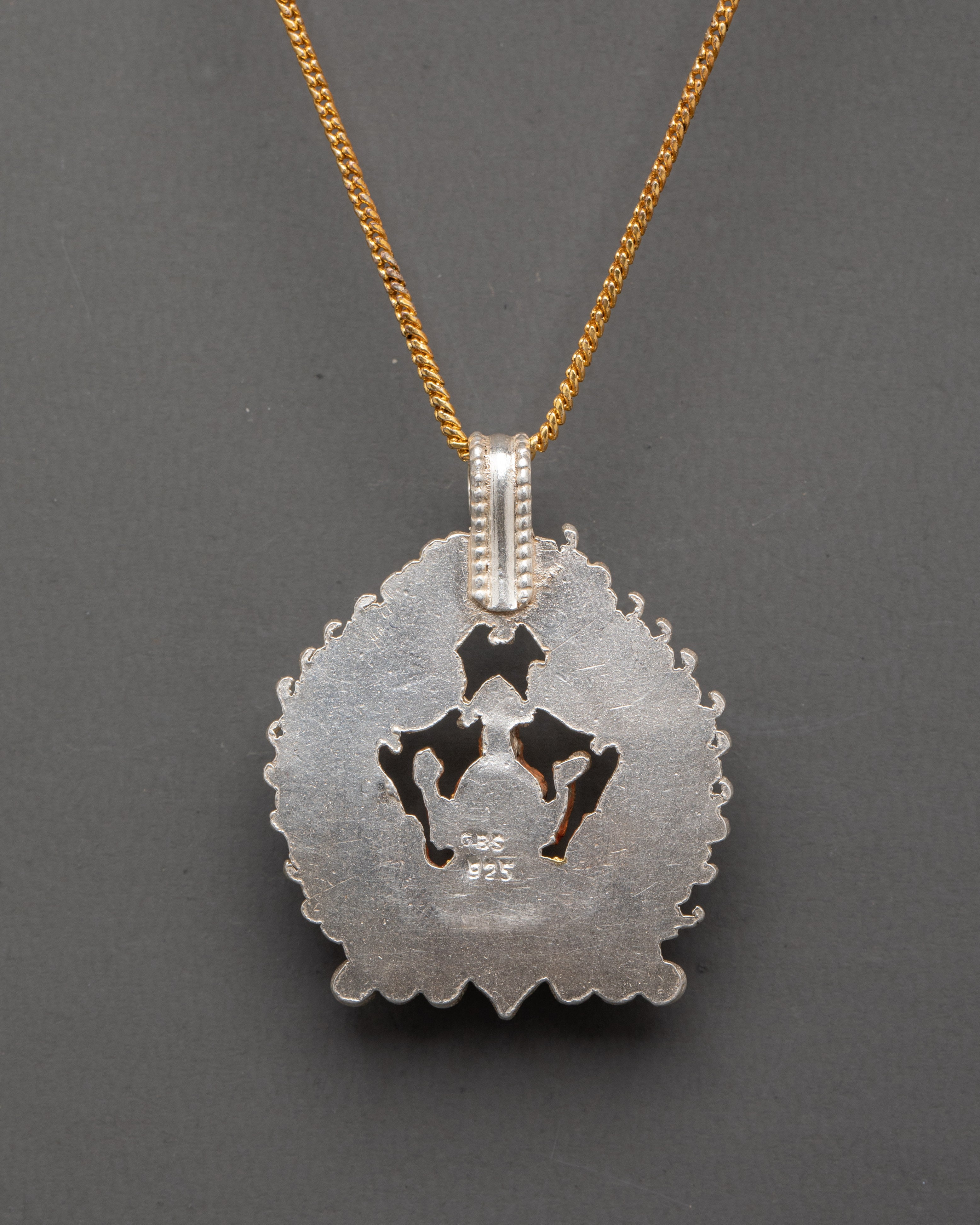 Bodhisattva Chenrezig Locket | Symbol of Spiritual Wisdom