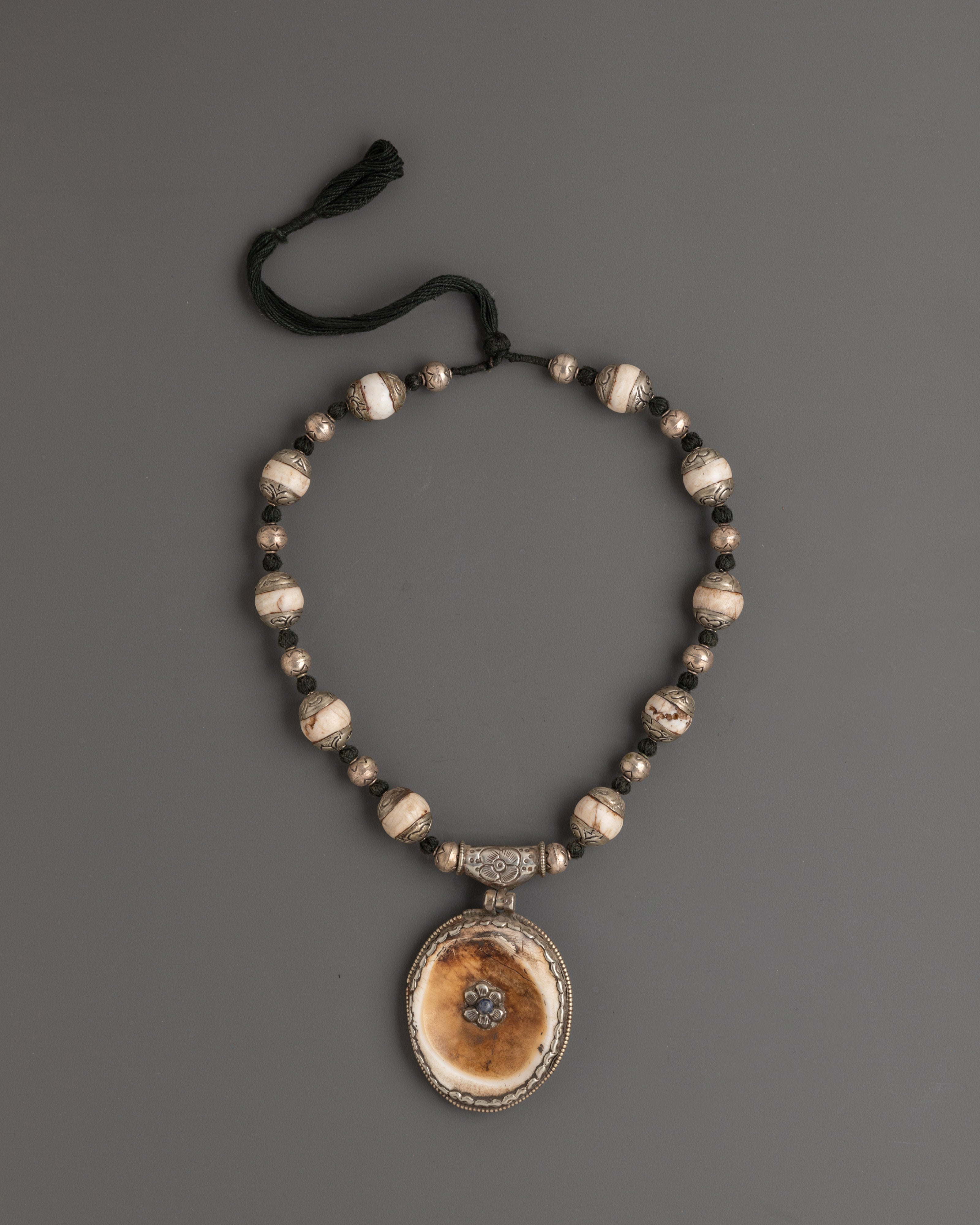 Tibetan Conch Shell Necklace with Coral Inlay Pendant