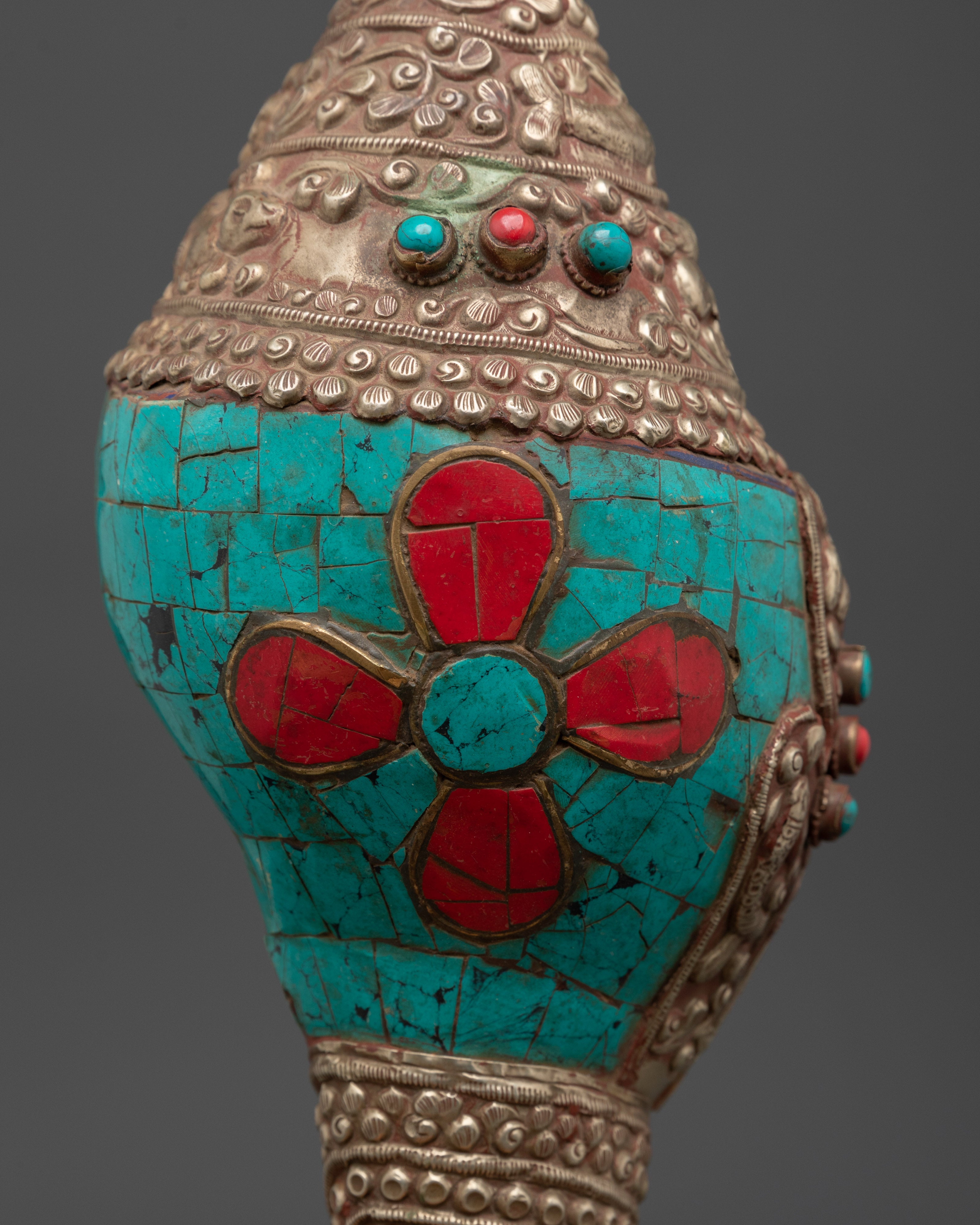 Ritual conch | Handcrafted Shankha for Puja