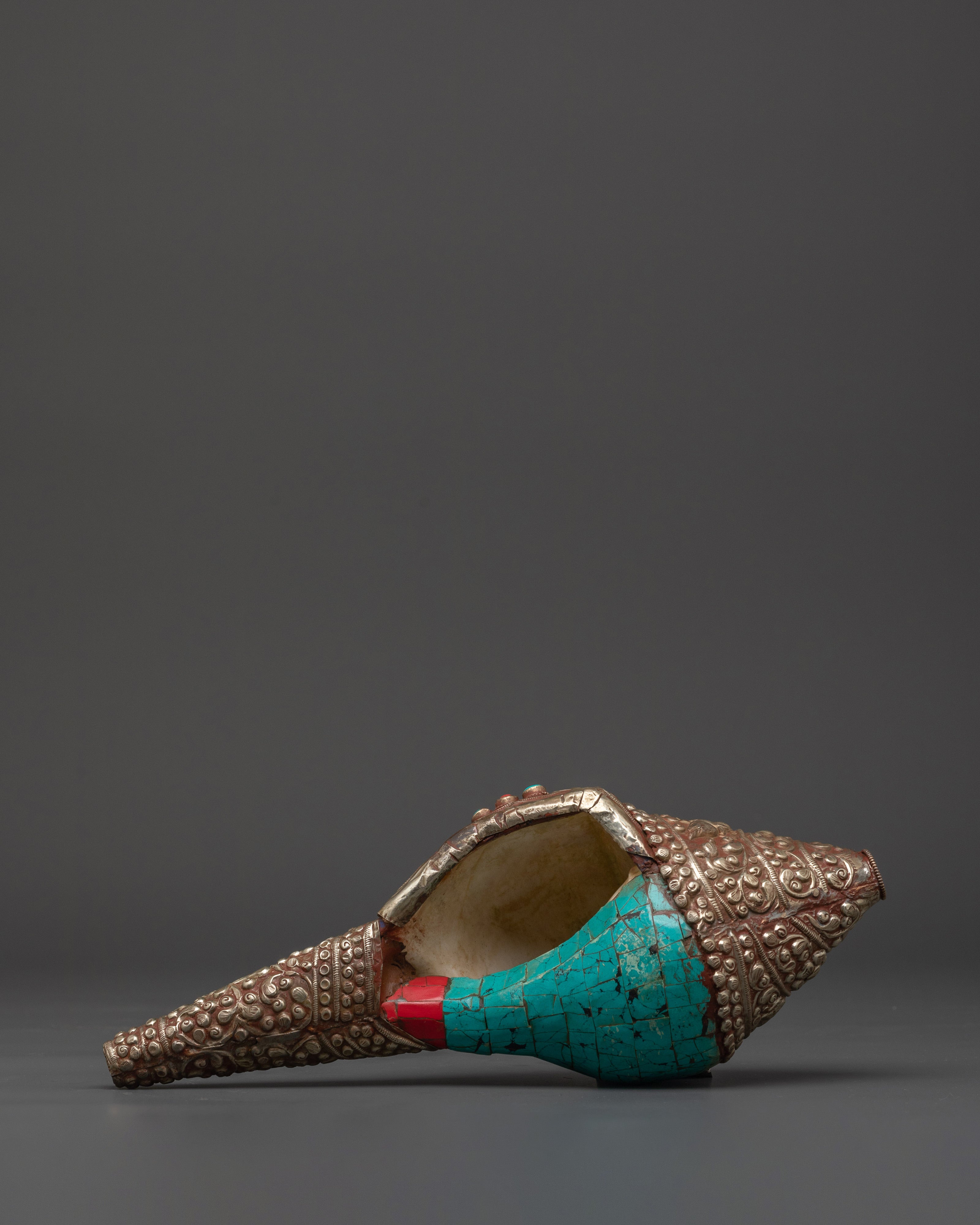 Ritual conch | Handcrafted Shankha for Puja