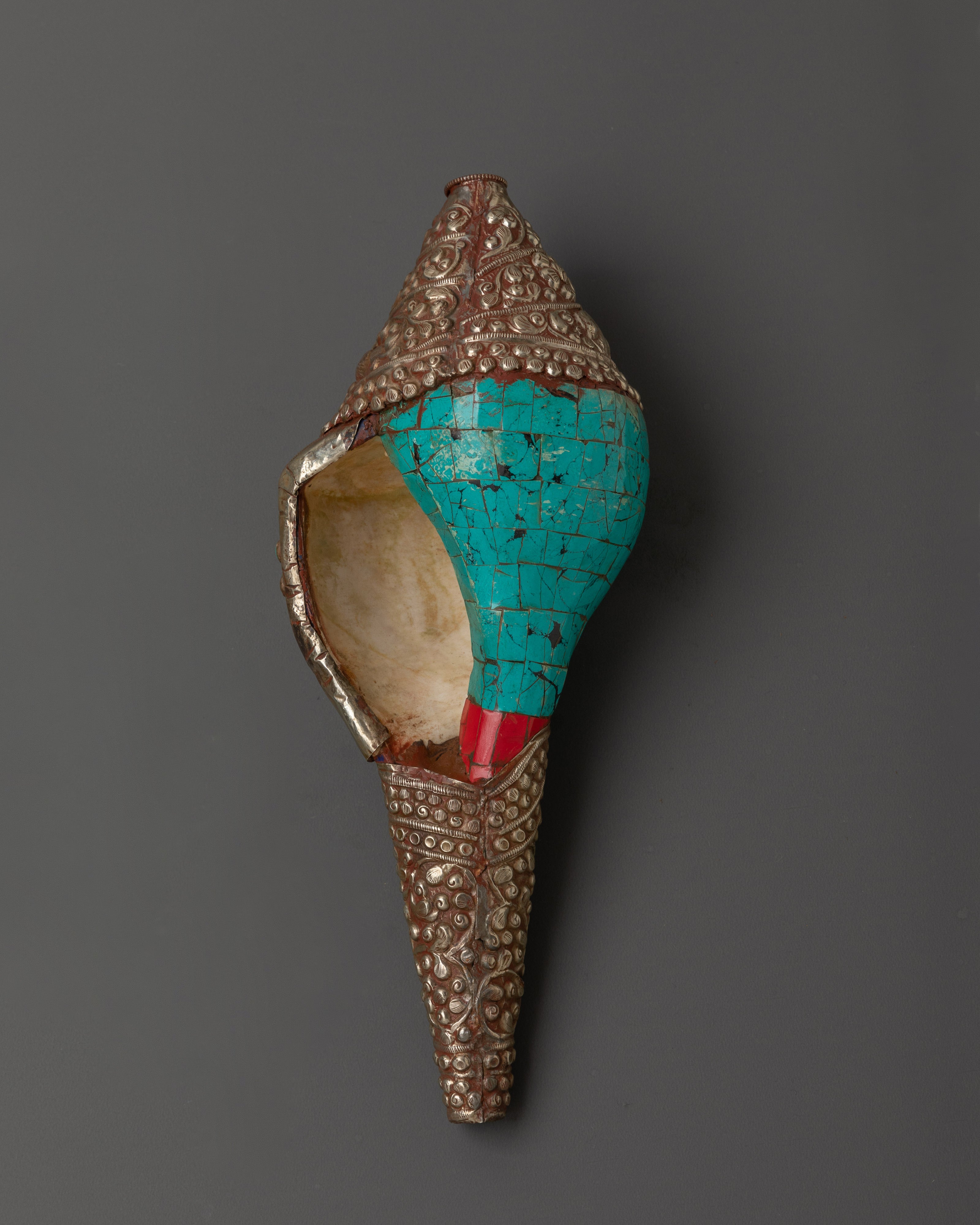 Ritual conch | Handcrafted Shankha for Puja