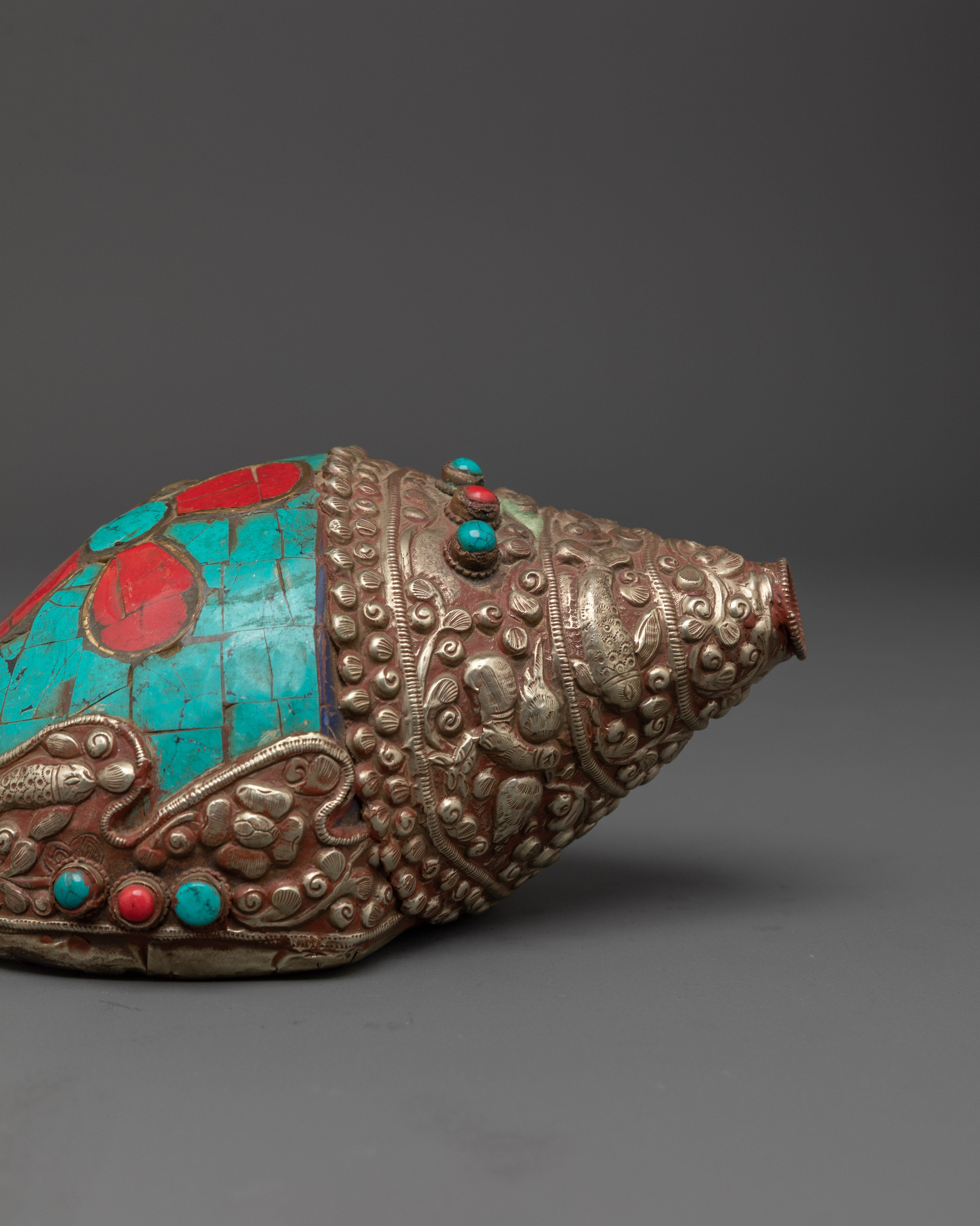 Ritual conch | Handcrafted Shankha for Puja