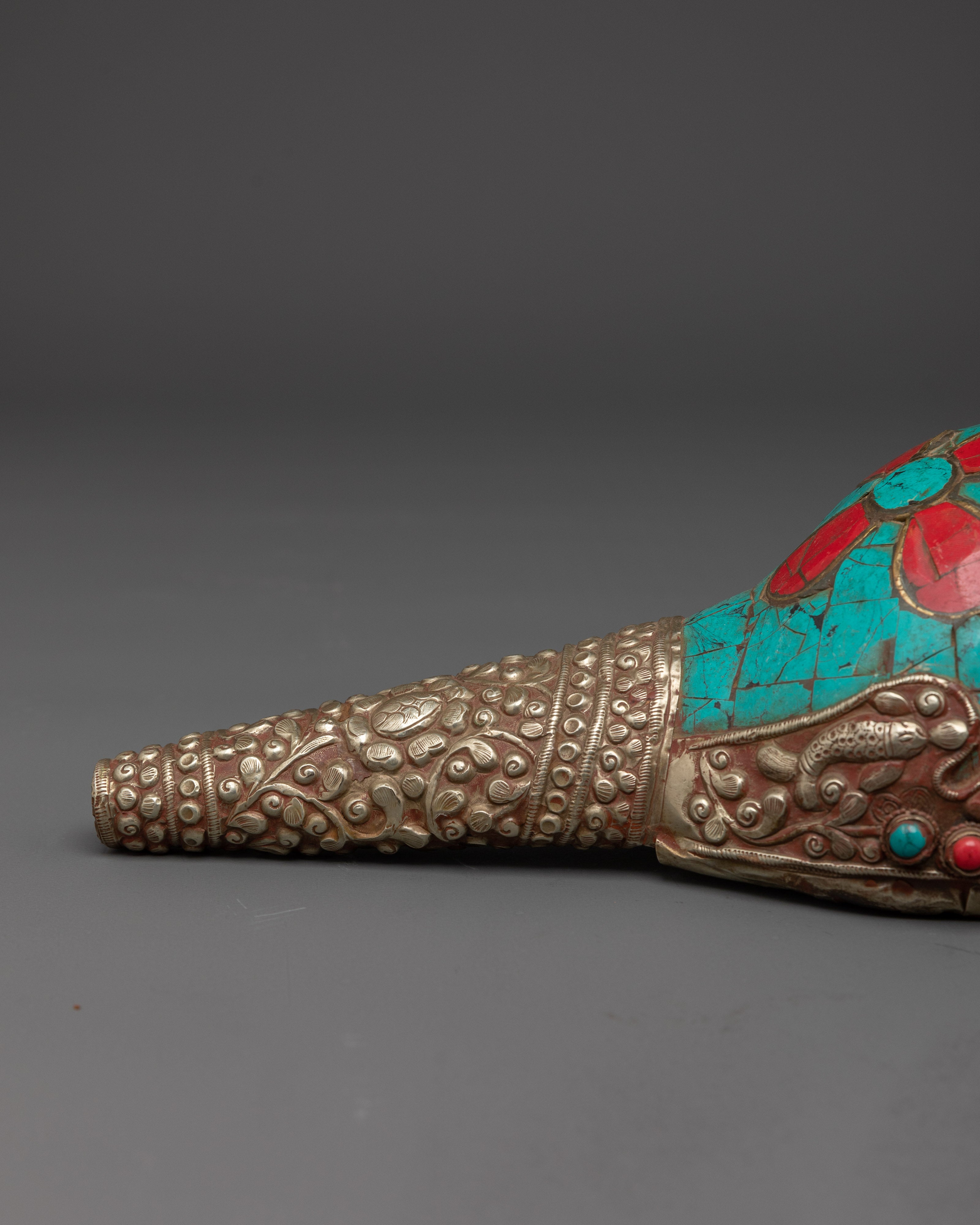 Ritual conch | Handcrafted Shankha for Puja