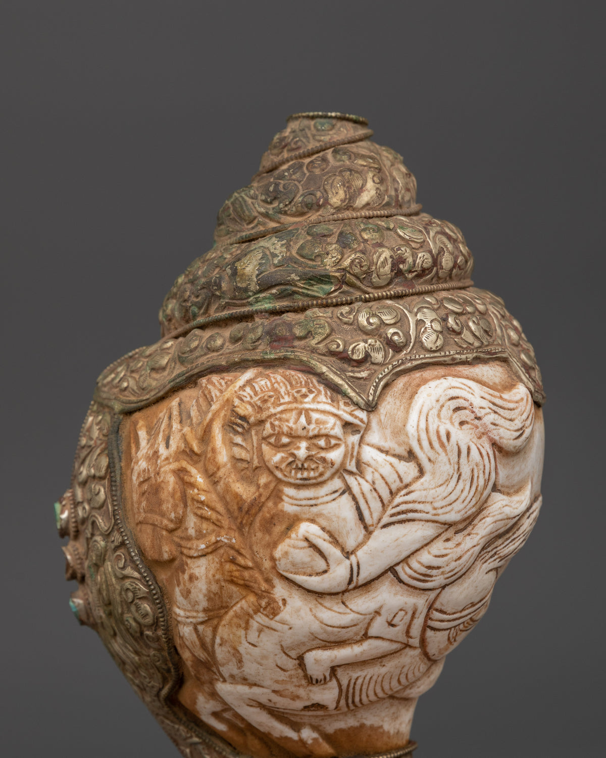 Traditional Ritual Conch Shell | Tibetan Buddhist Altar Offering Shell
