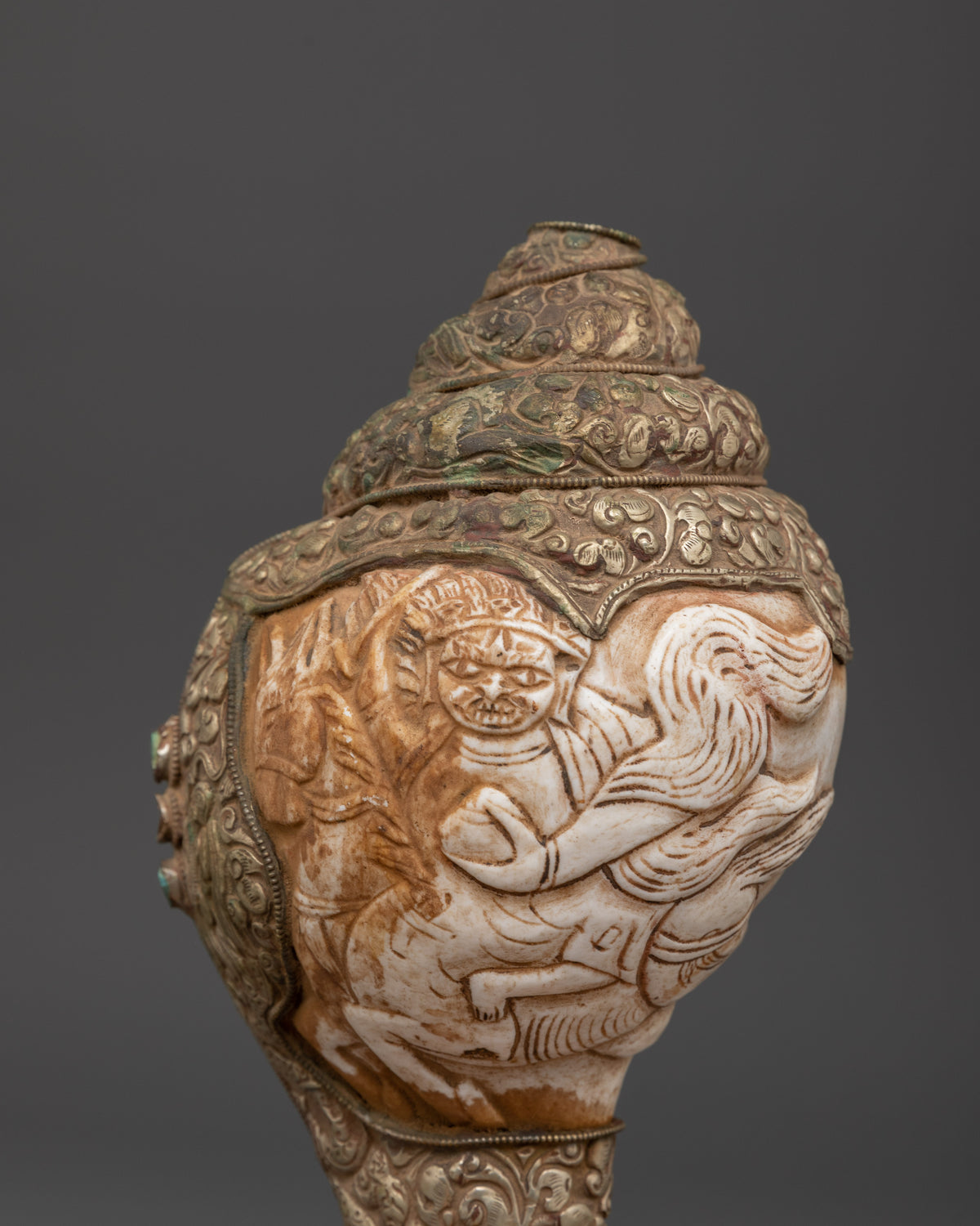 Traditional Ritual Conch Shell | Tibetan Buddhist Altar Offering Shell