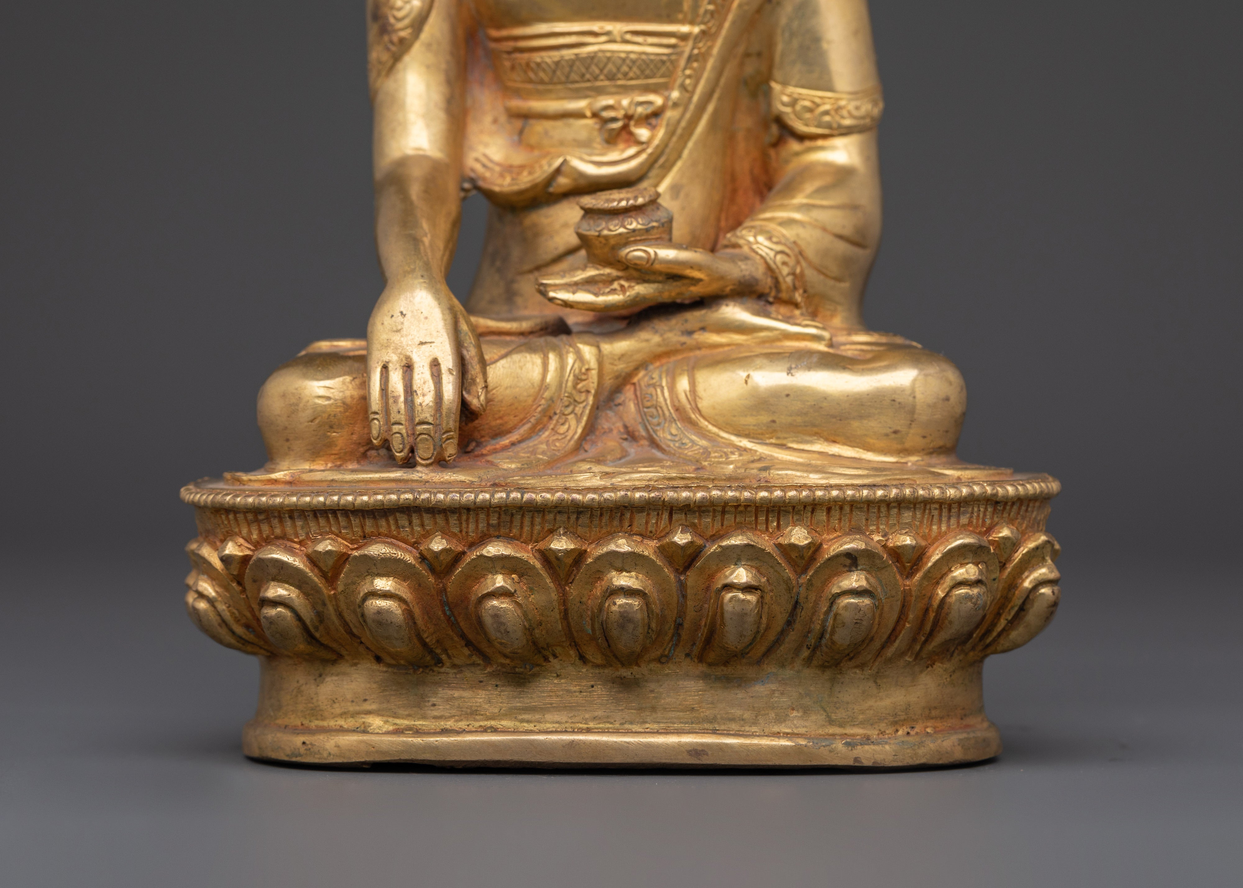 Shakyamuni Buddha Statue for Peace | Handcrafted Gold-Plated Copper Figurine
