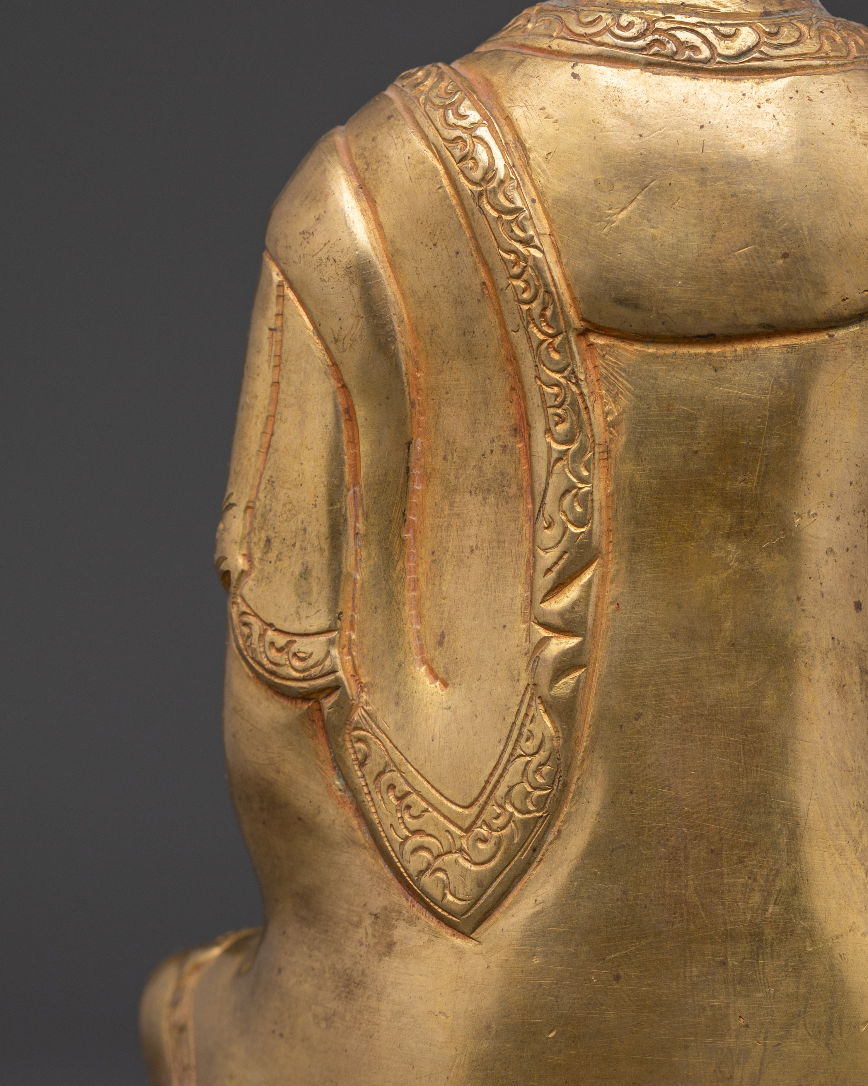 Shakyamuni Buddha Statue for Peace | Handcrafted Gold-Plated Copper Figurine