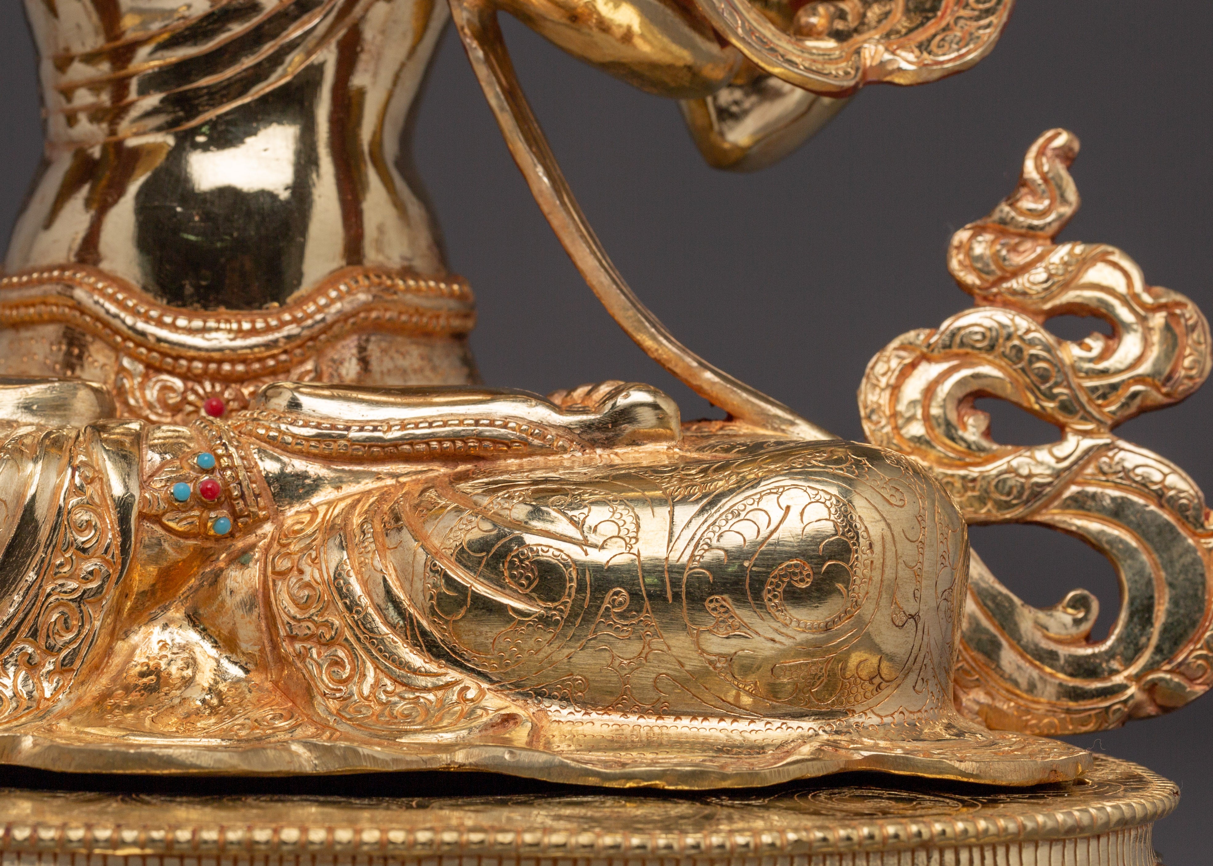 Majestic Buddhist God Chenrezig Statue | Tibetan Avalokiteshvara Deity