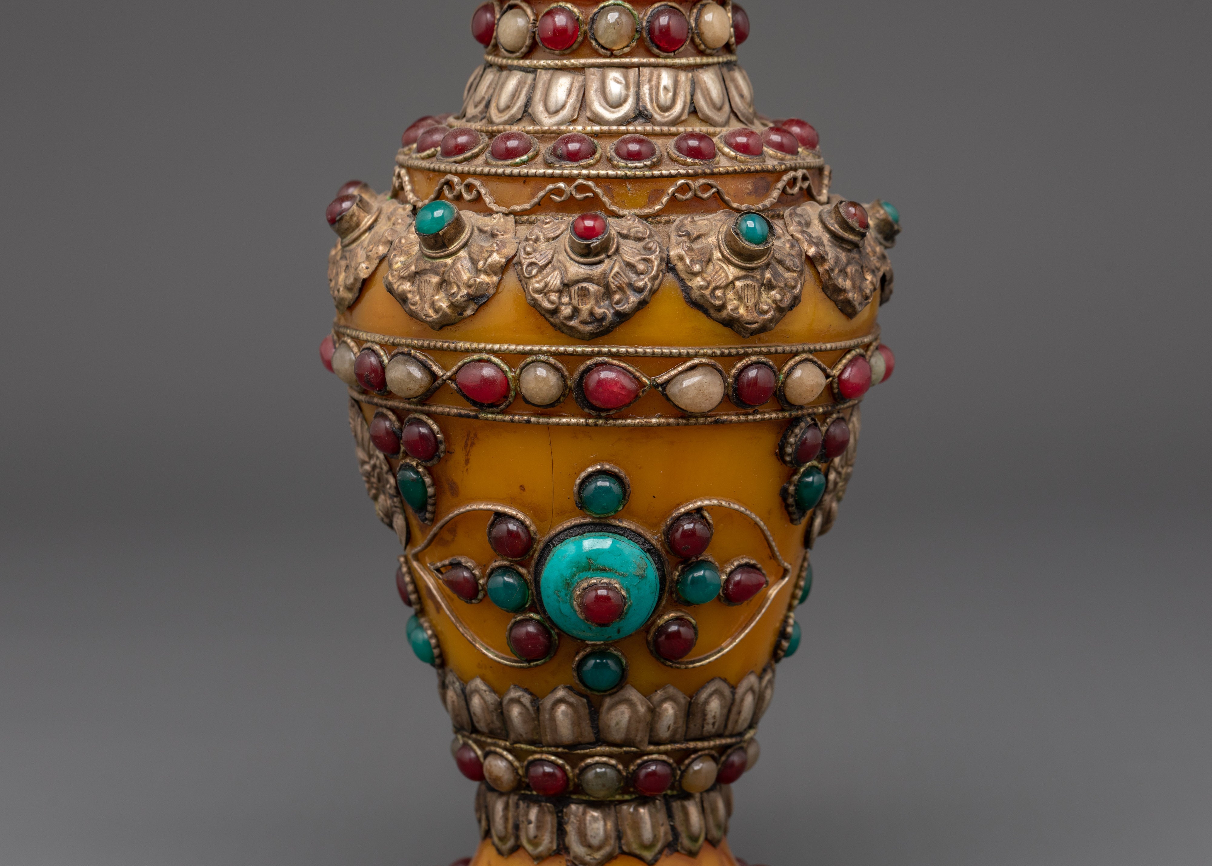 Decorative Flower Vase | Handcrafted White Metal Vase for Decoration
