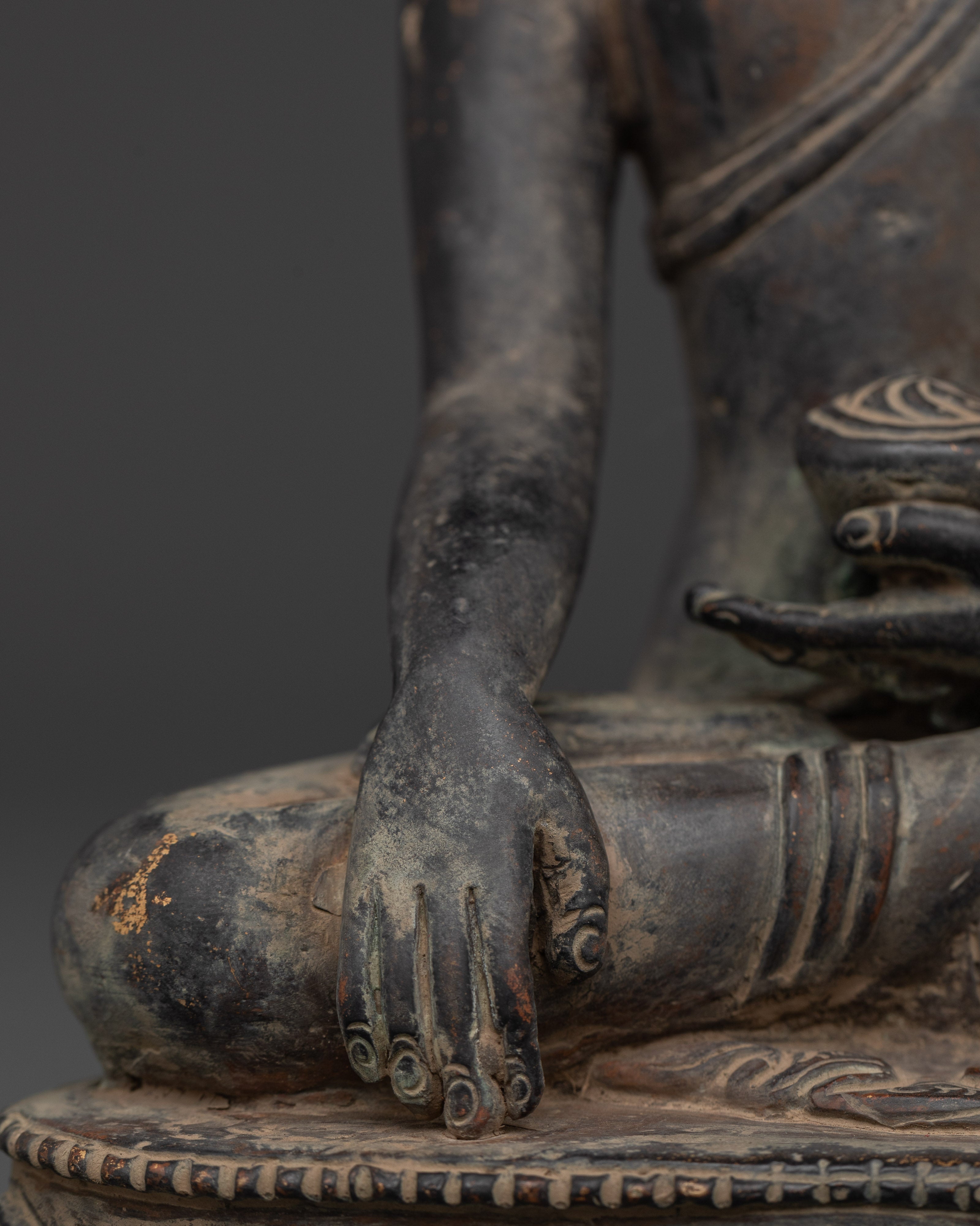Peaceful Shakyamuni Buddha Statue | Buddha for Enlightenment and Inner Peace