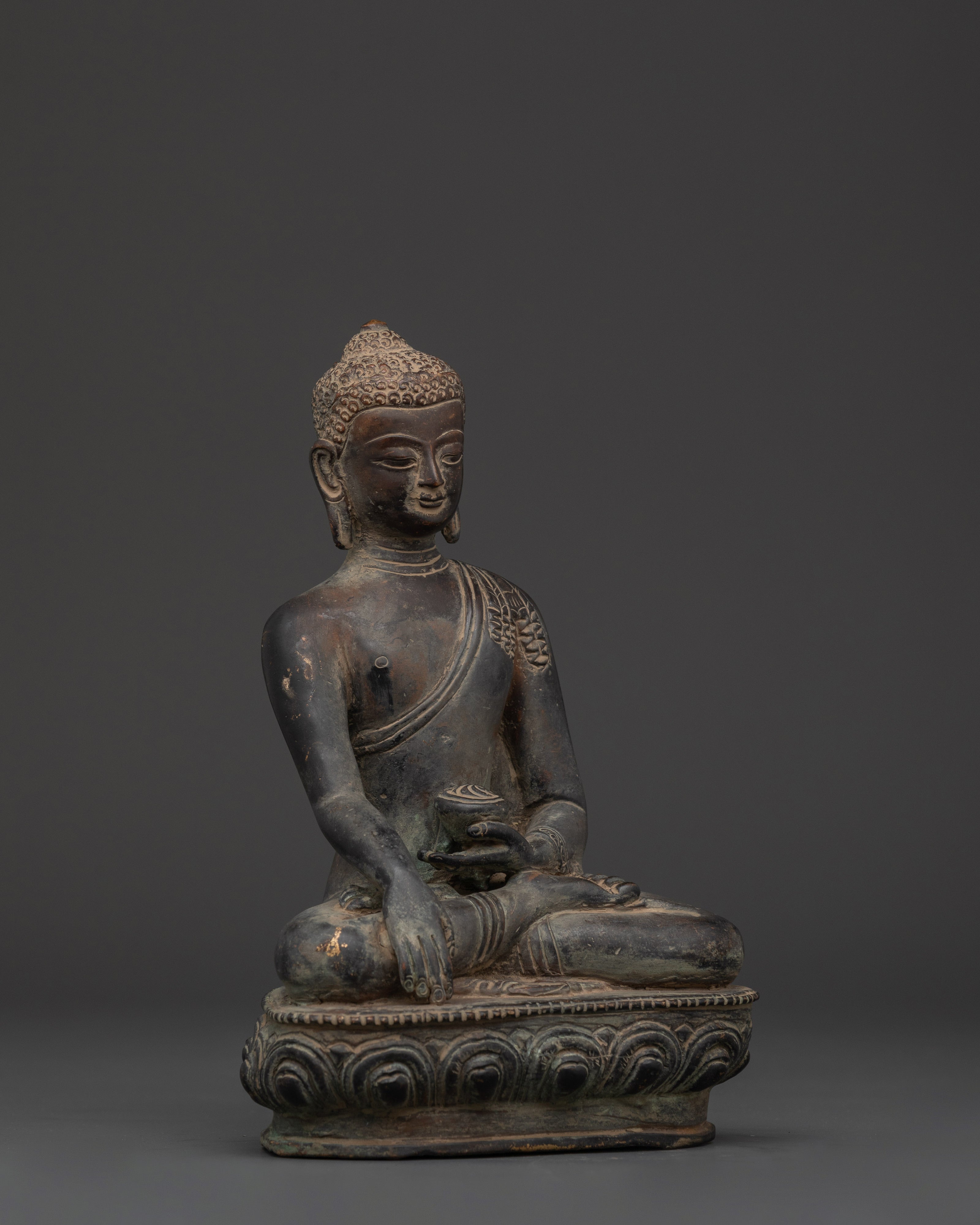 Peaceful Shakyamuni Buddha Statue | Buddha for Enlightenment and Inner Peace