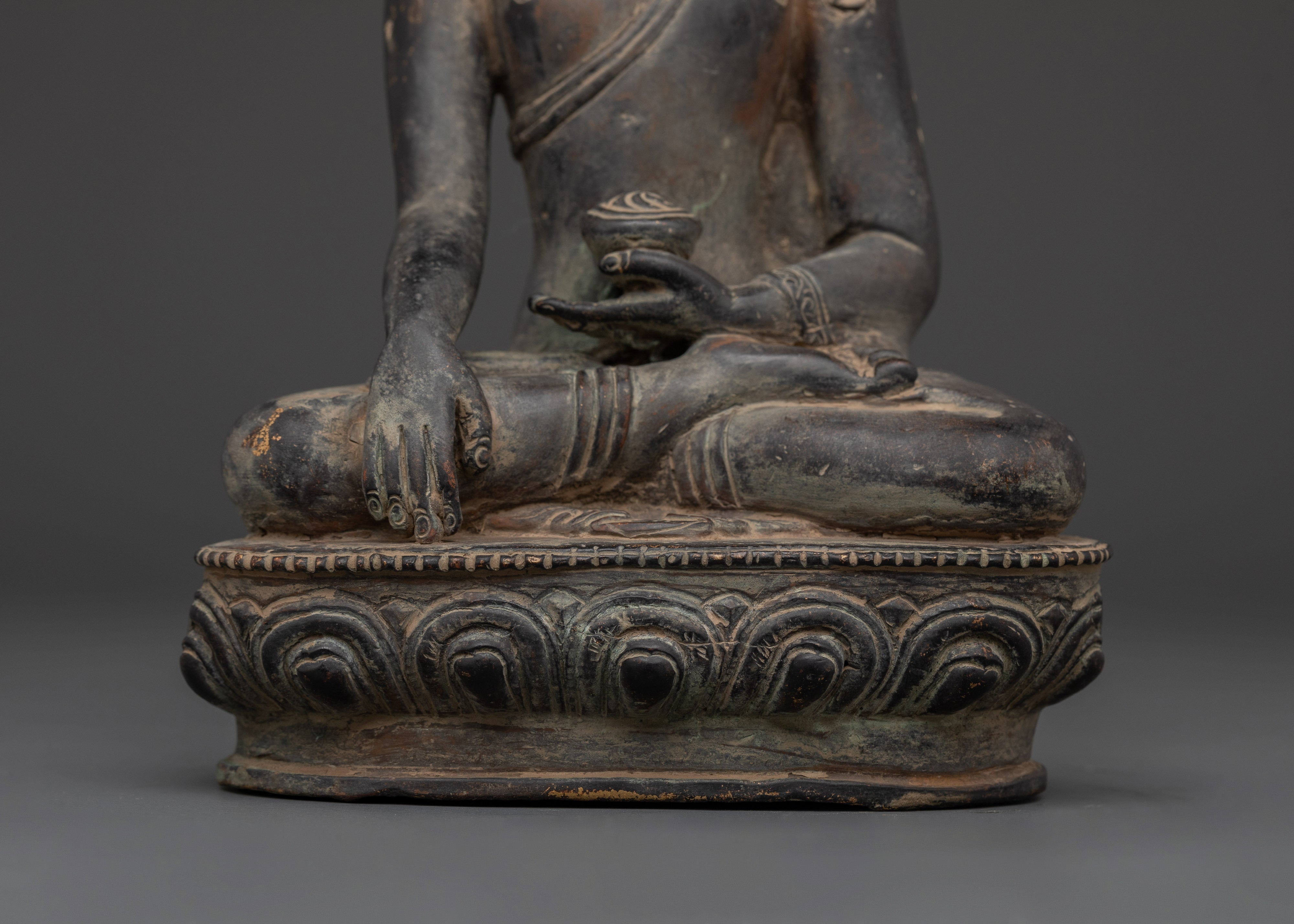 Peaceful Shakyamuni Buddha Statue | Buddha for Enlightenment and Inner Peace