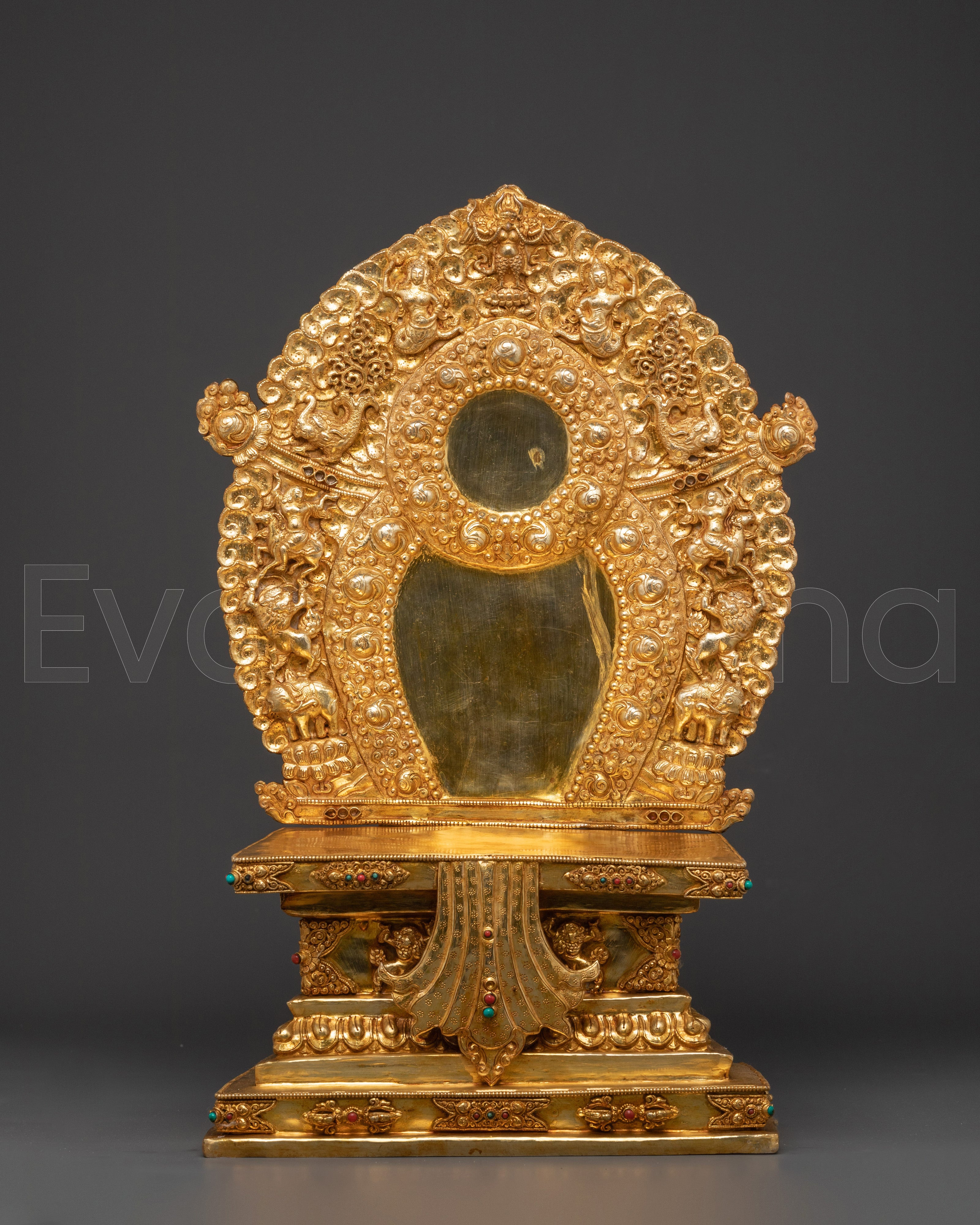  Throne 