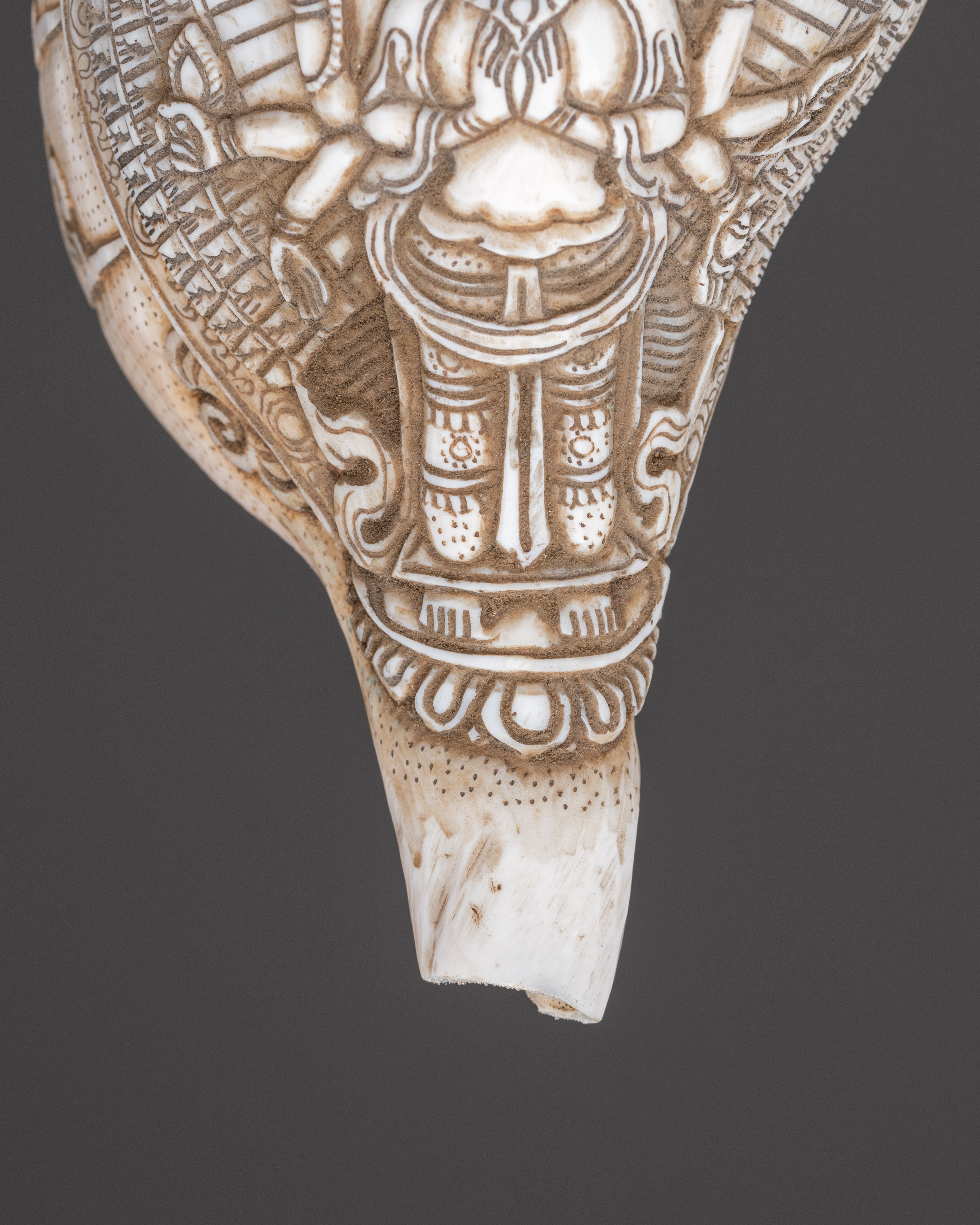 Hand-Carved Avalokiteshvara Conch Shell | Tibetan Buddhist Compassion Deity
