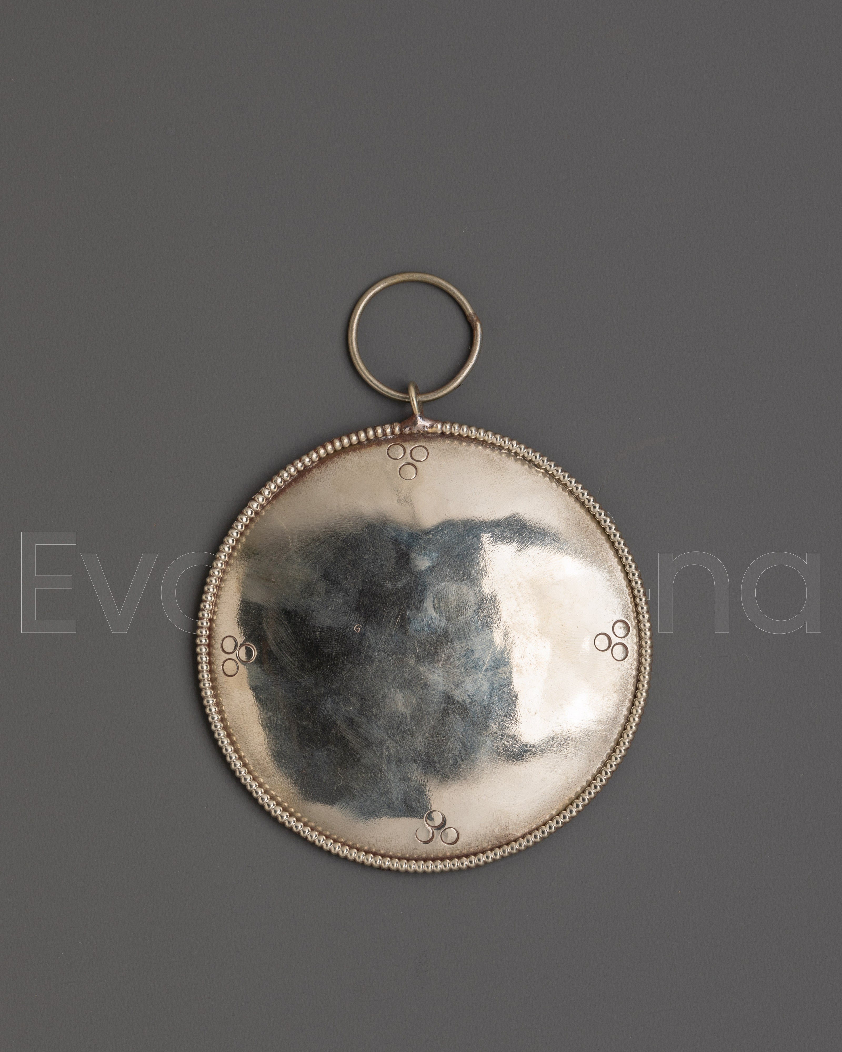 Melong Mirror |