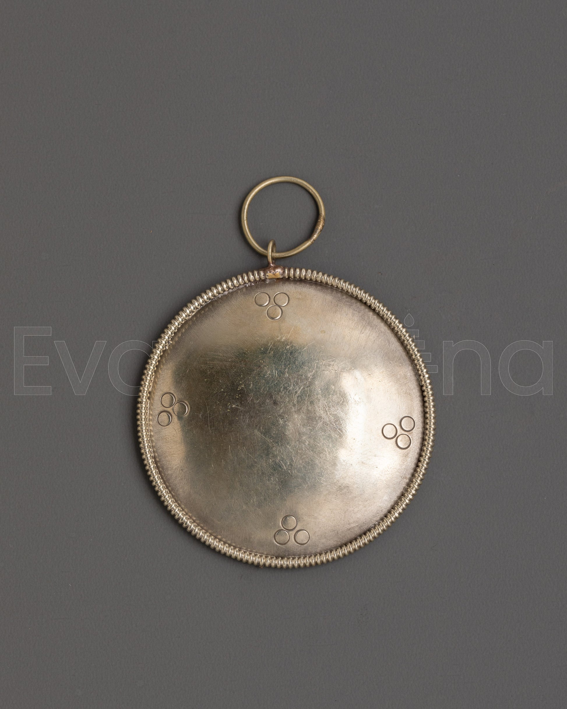 Melong Mirror