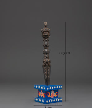 handmade-three-sided-dagger