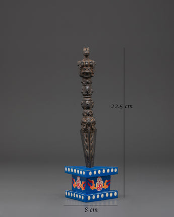 handmade-three-sided-dagger